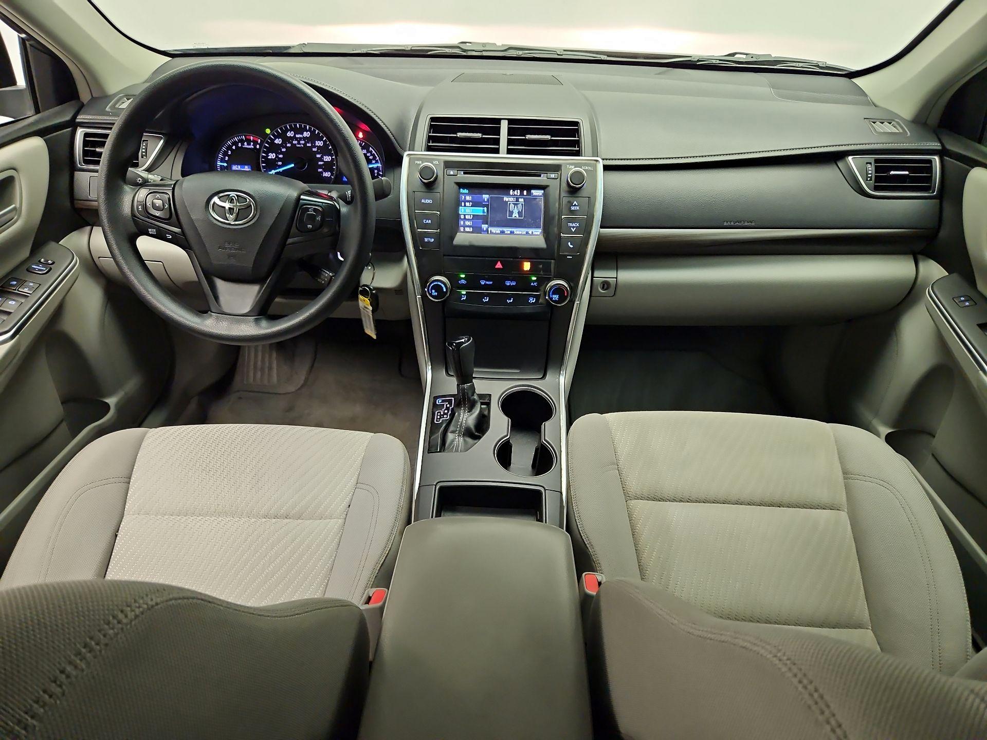 Thumbnail: 2015 Toyota Camry - 9