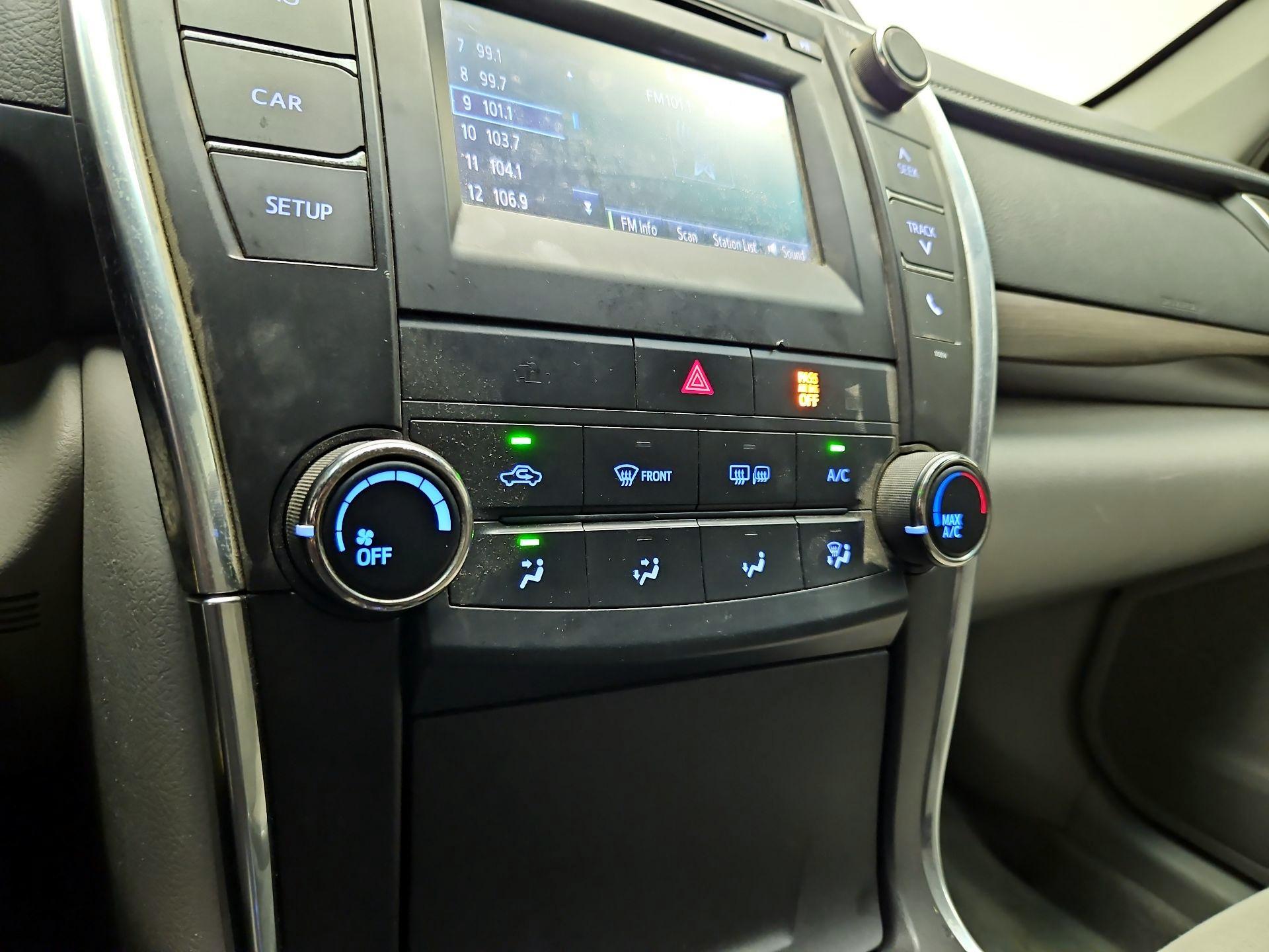 Thumbnail: 2015 Toyota Camry - 15