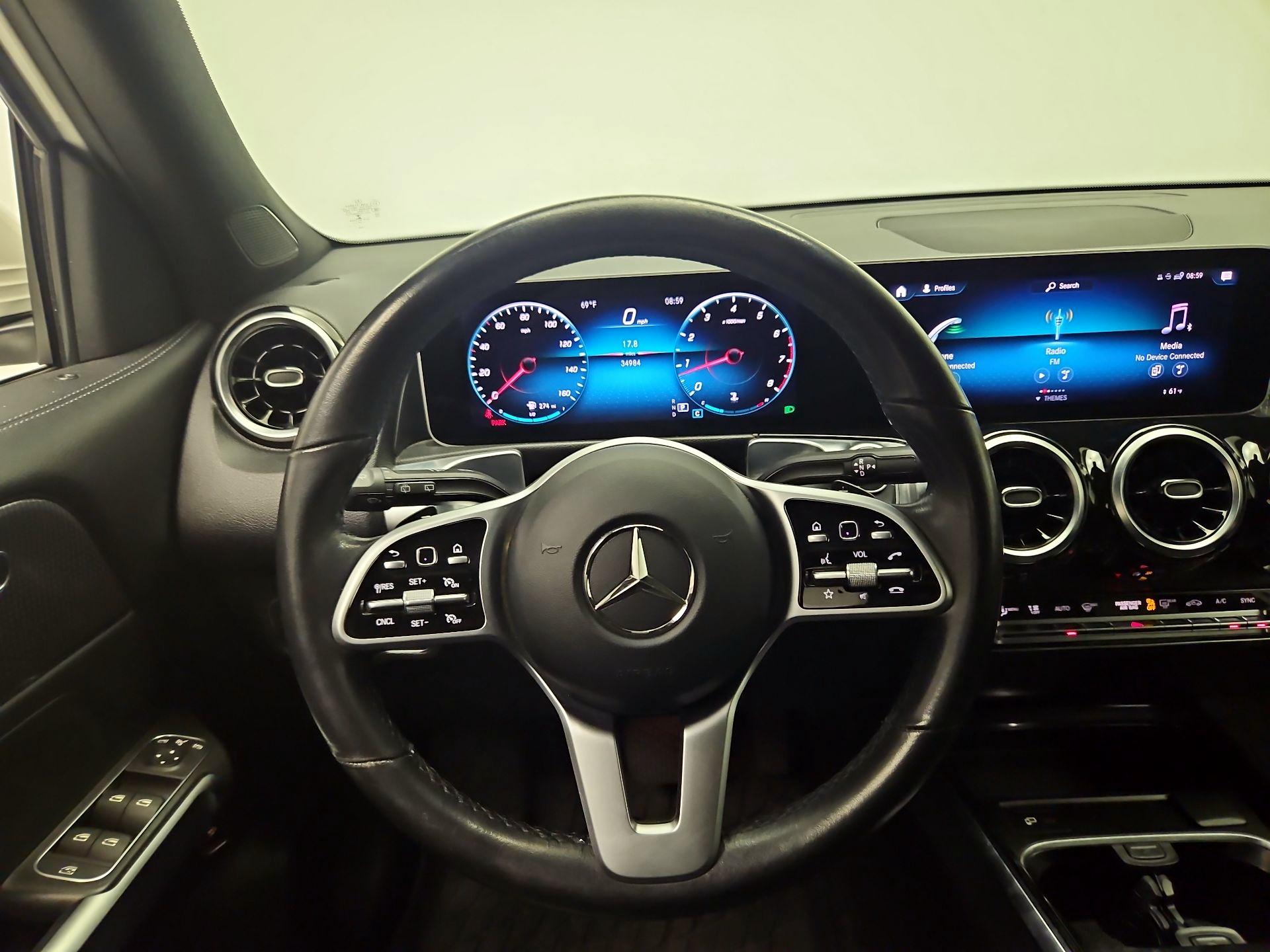 Thumbnail: 2021 Mercedes-Benz GLB - 10