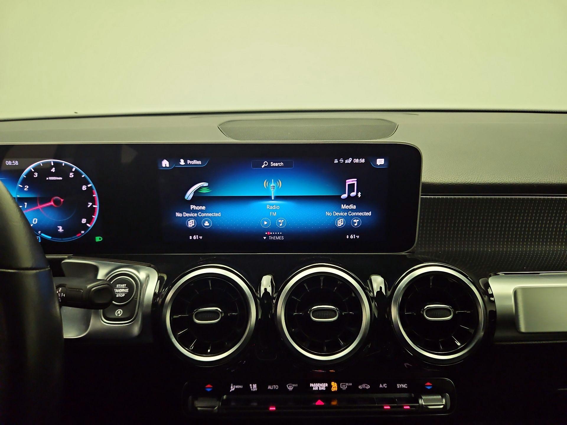 Thumbnail: 2021 Mercedes-Benz GLB - 14