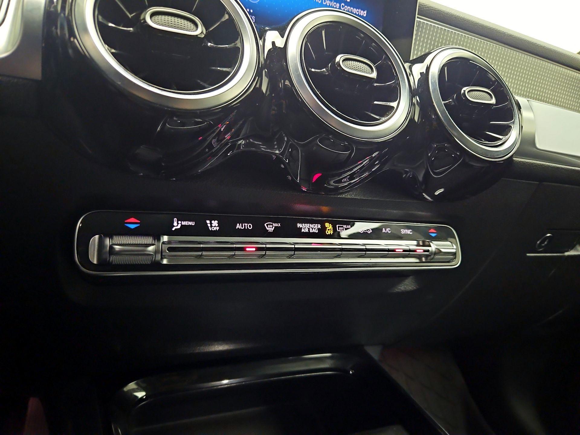 Thumbnail: 2021 Mercedes-Benz GLB - 15