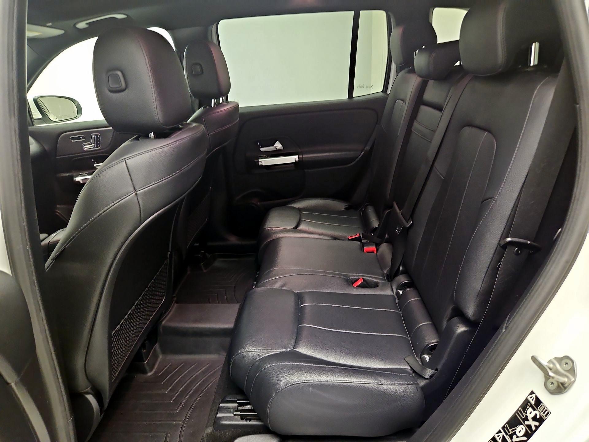 Thumbnail: 2021 Mercedes-Benz GLB - 17