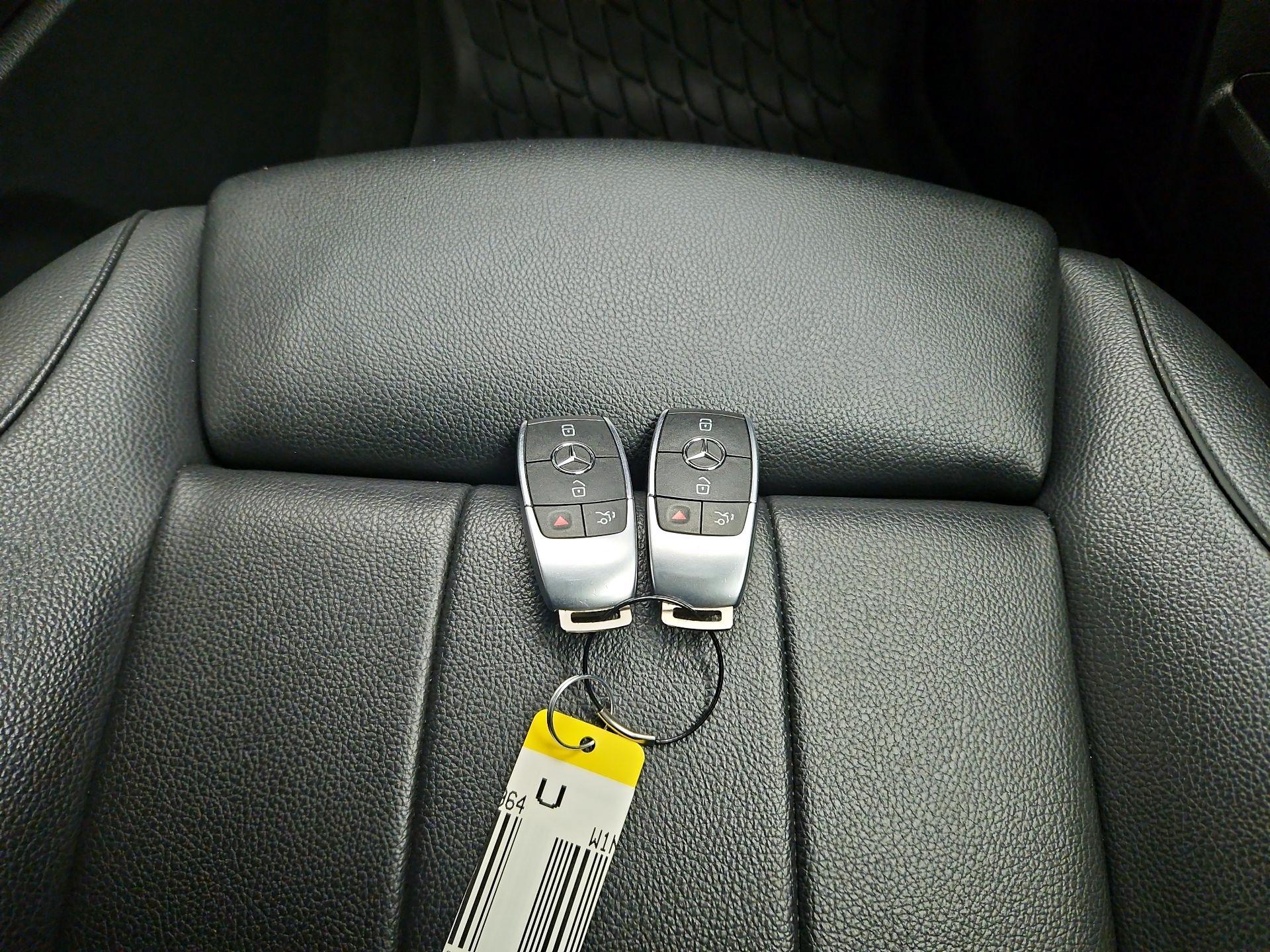 Thumbnail: 2021 Mercedes-Benz GLB - 20