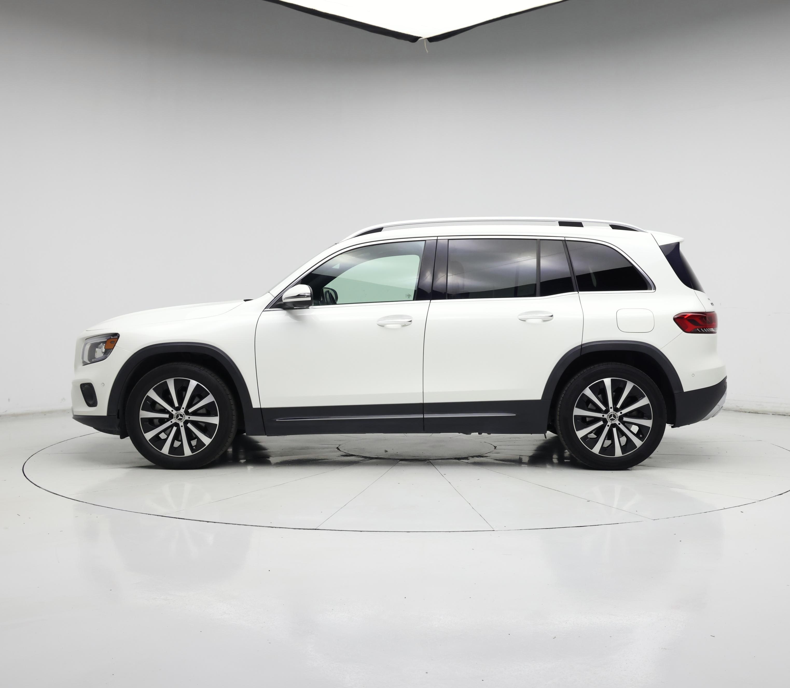 Thumbnail: 2021 Mercedes-Benz GLB - 3