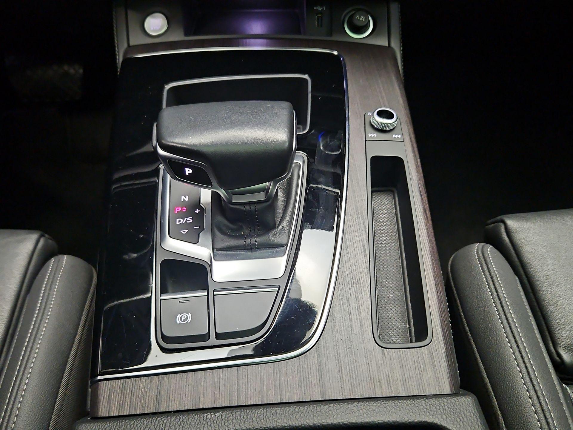 Thumbnail: 2021 Audi Q5 - 18