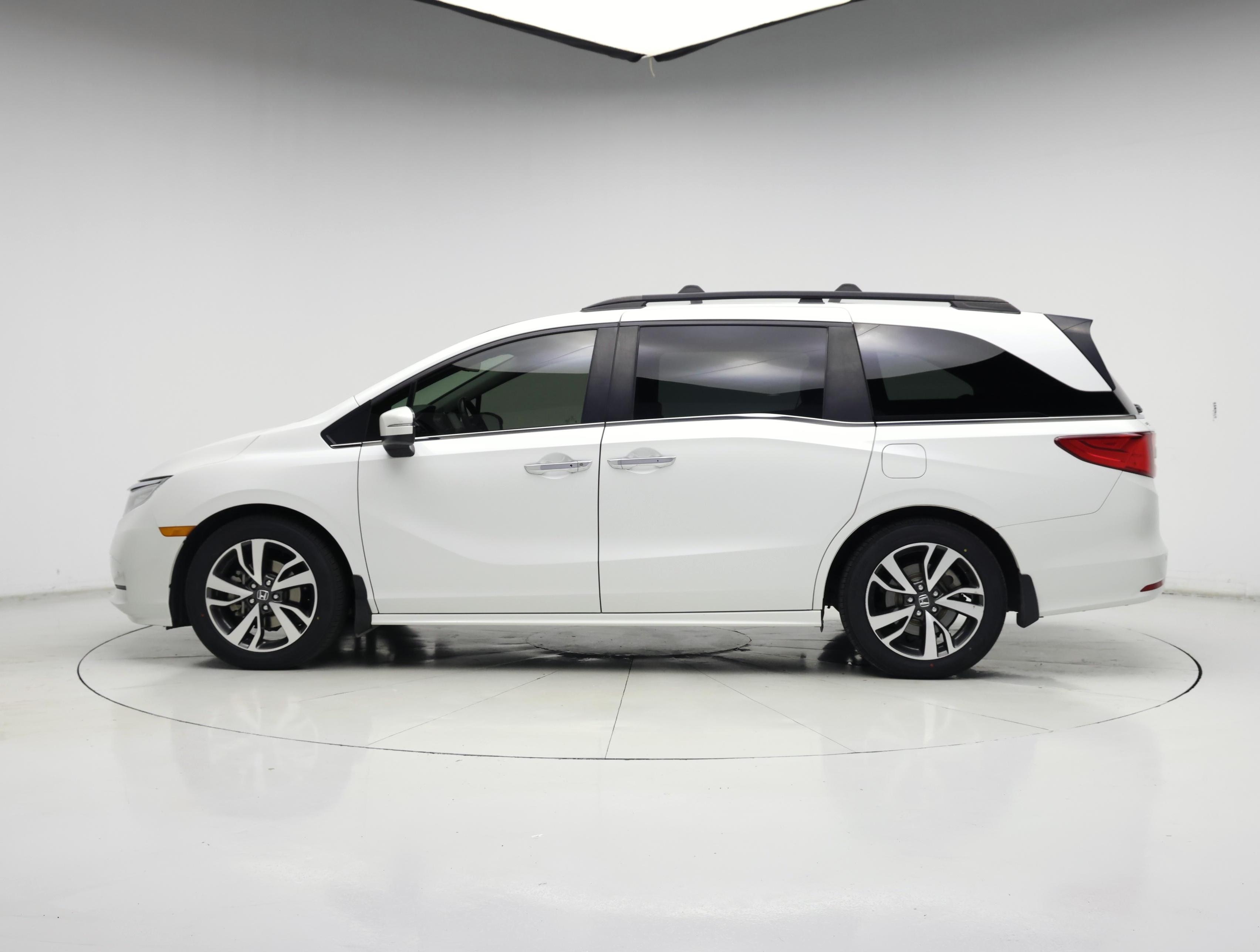 Thumbnail: 2022 Honda Odyssey - 3