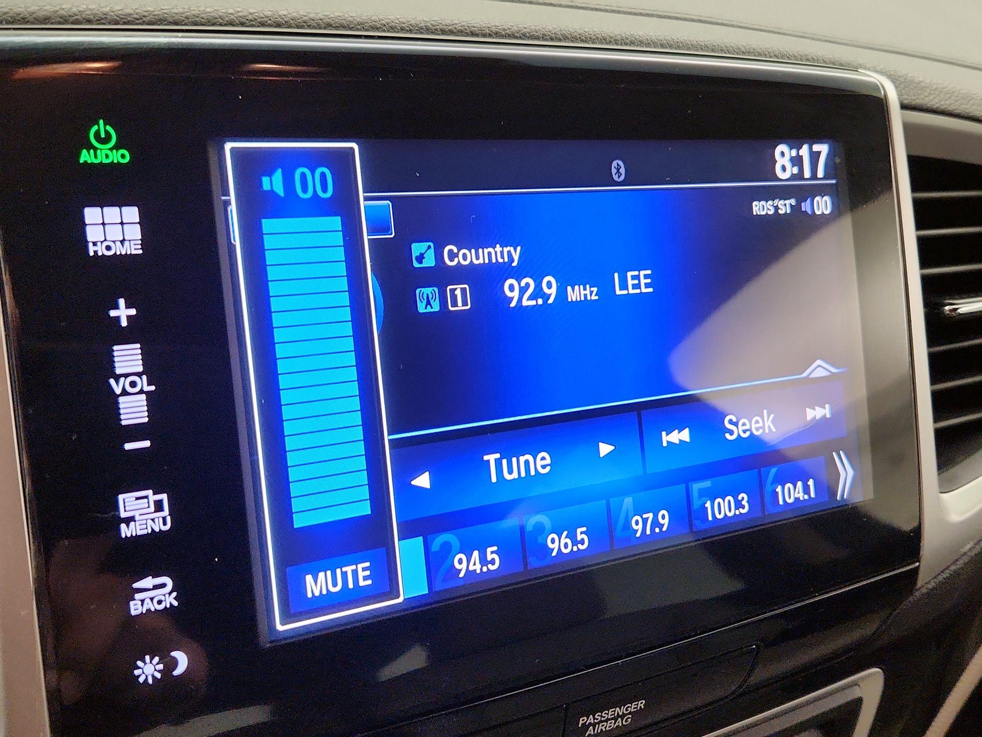 Thumbnail: 2016 Honda Pilot - 16