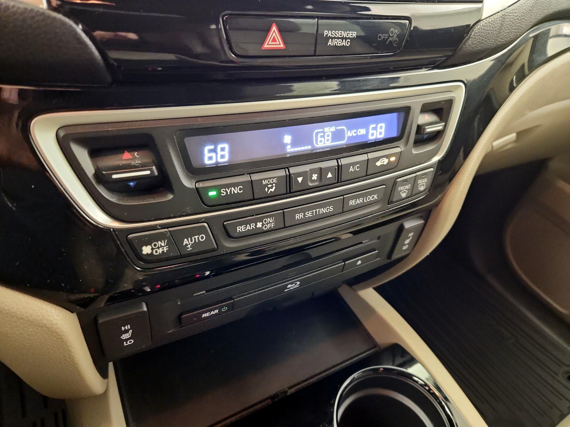 Thumbnail: 2016 Honda Pilot - 17