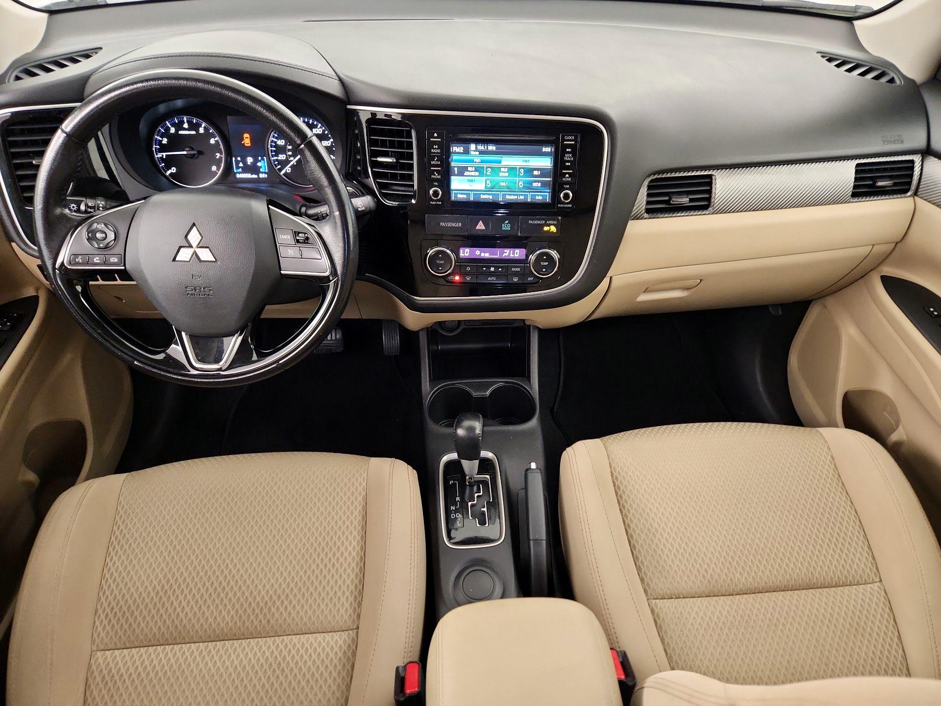 Thumbnail: 2016 Mitsubishi Outlander - 9