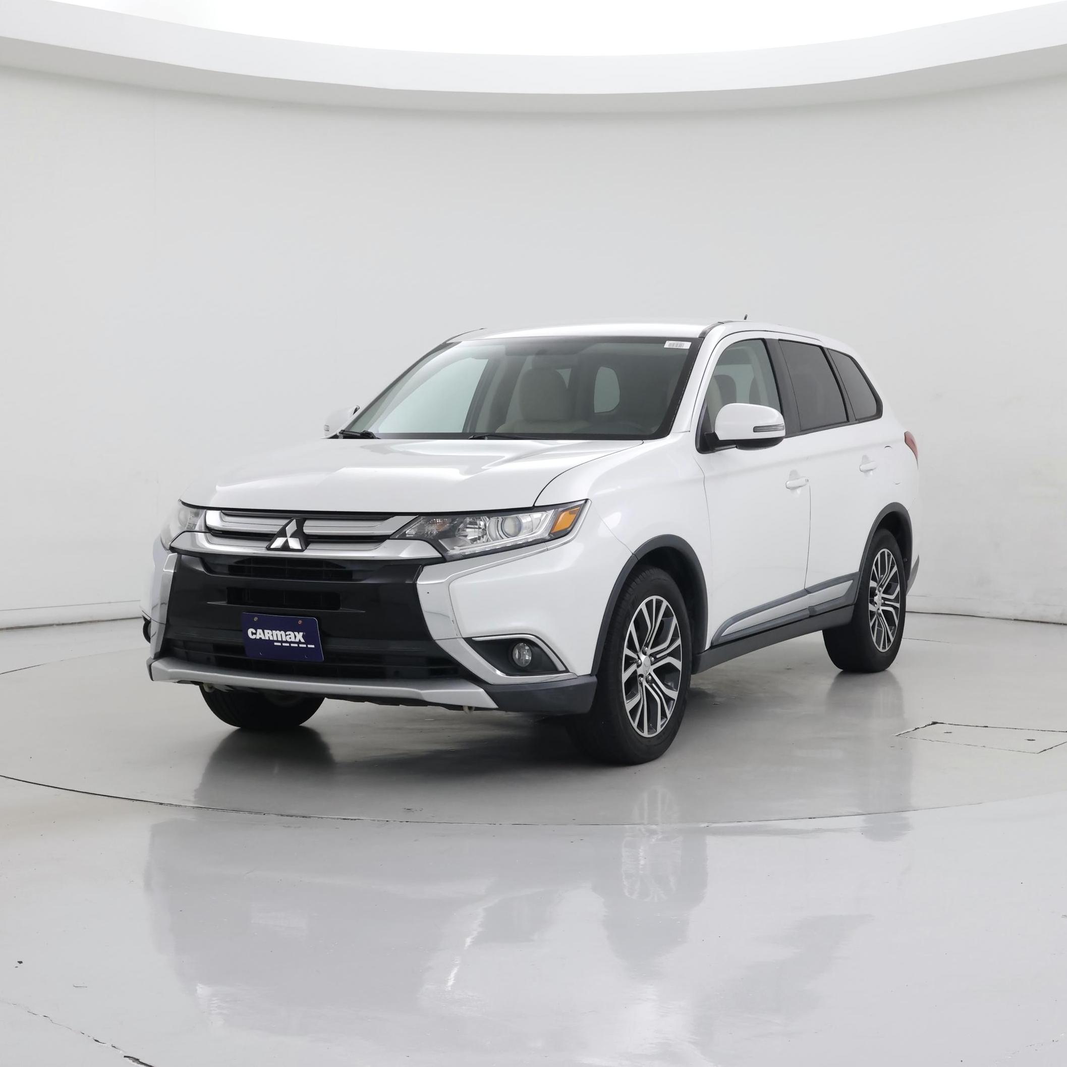 Thumbnail: 2016 Mitsubishi Outlander - 4
