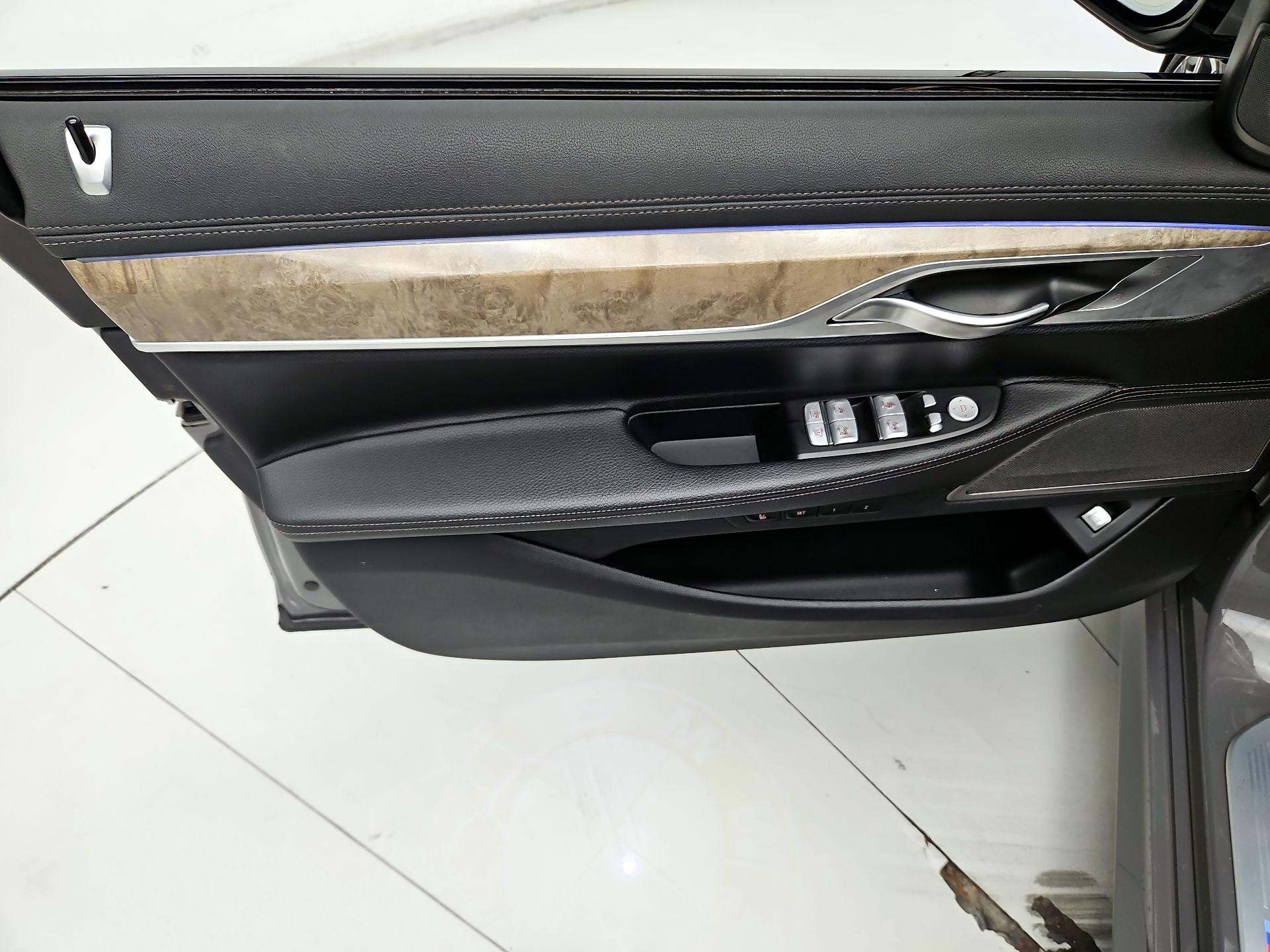 Thumbnail: 2020 BMW 7 Series - 12