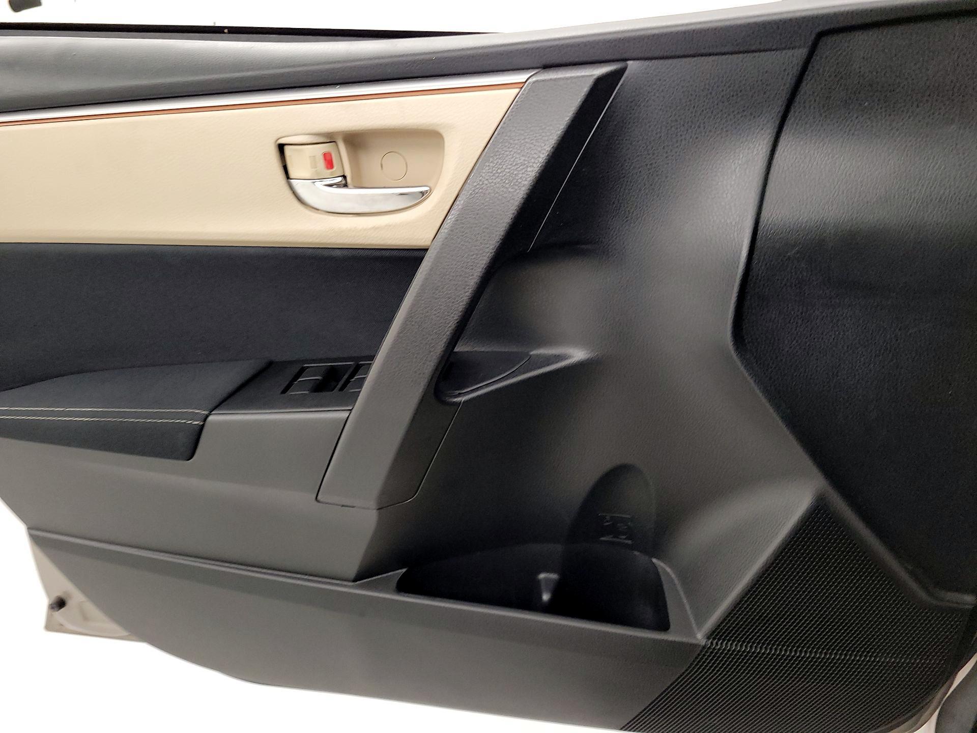 Thumbnail: 2015 Toyota Corolla - 12