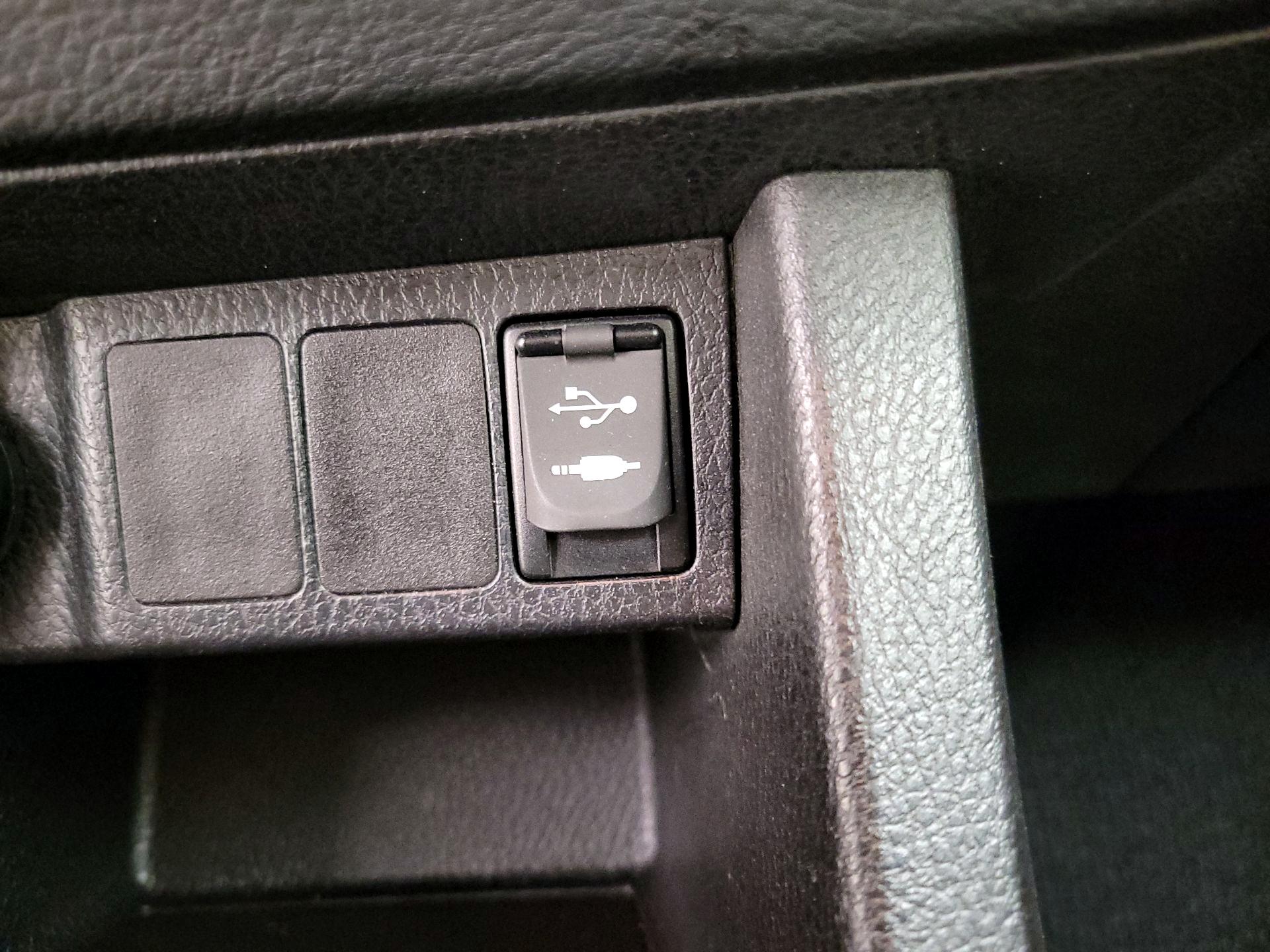 Thumbnail: 2015 Toyota Corolla - 18