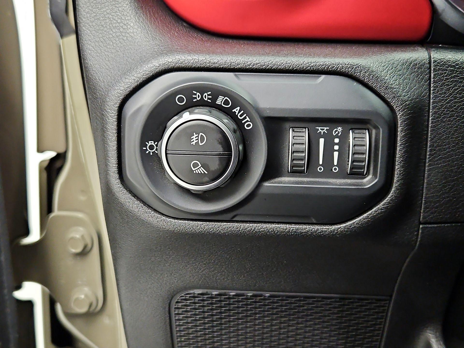 Thumbnail: 2020 Jeep Gladiator - 13