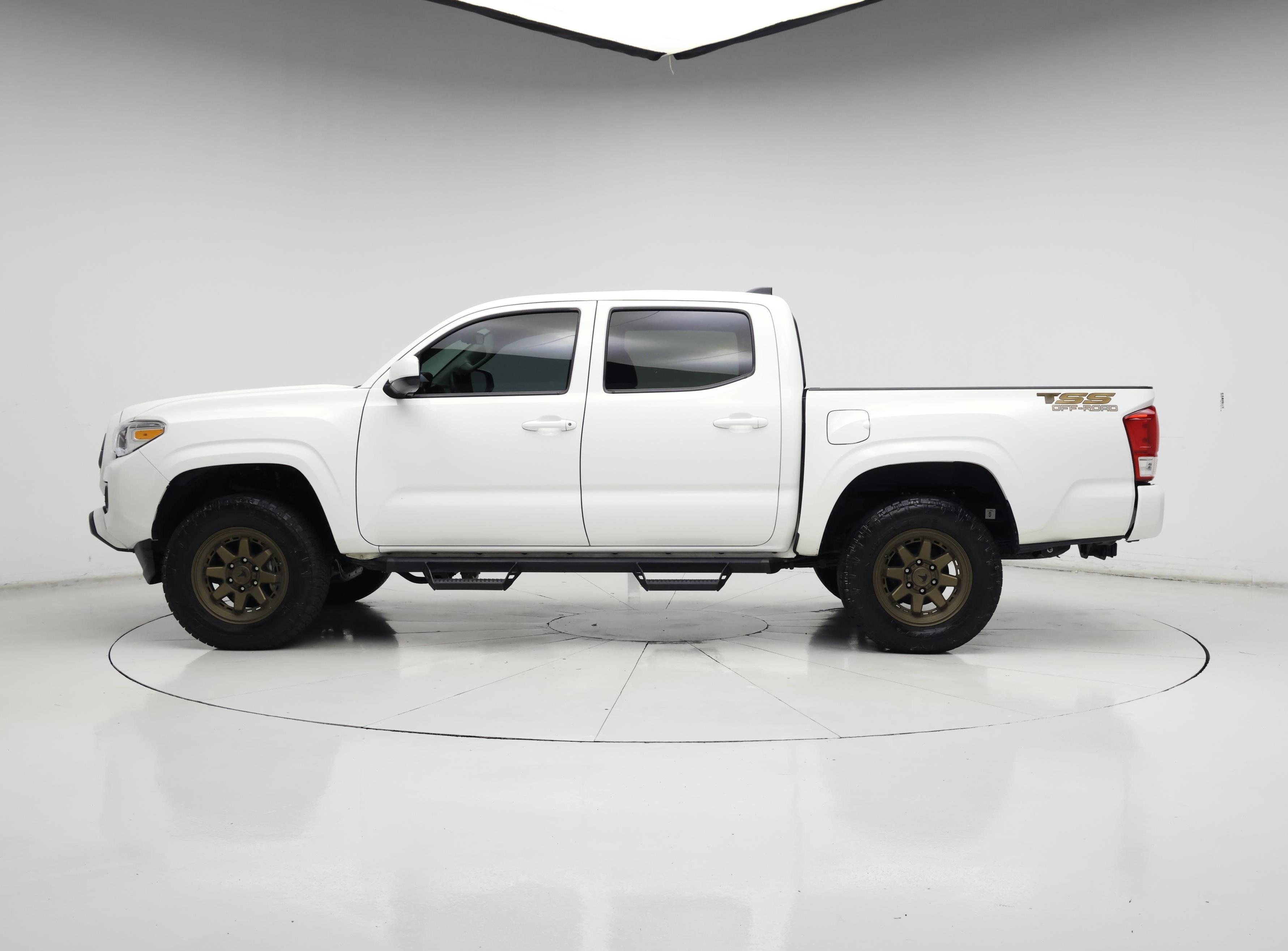 Thumbnail: 2023 Toyota Tacoma - 3