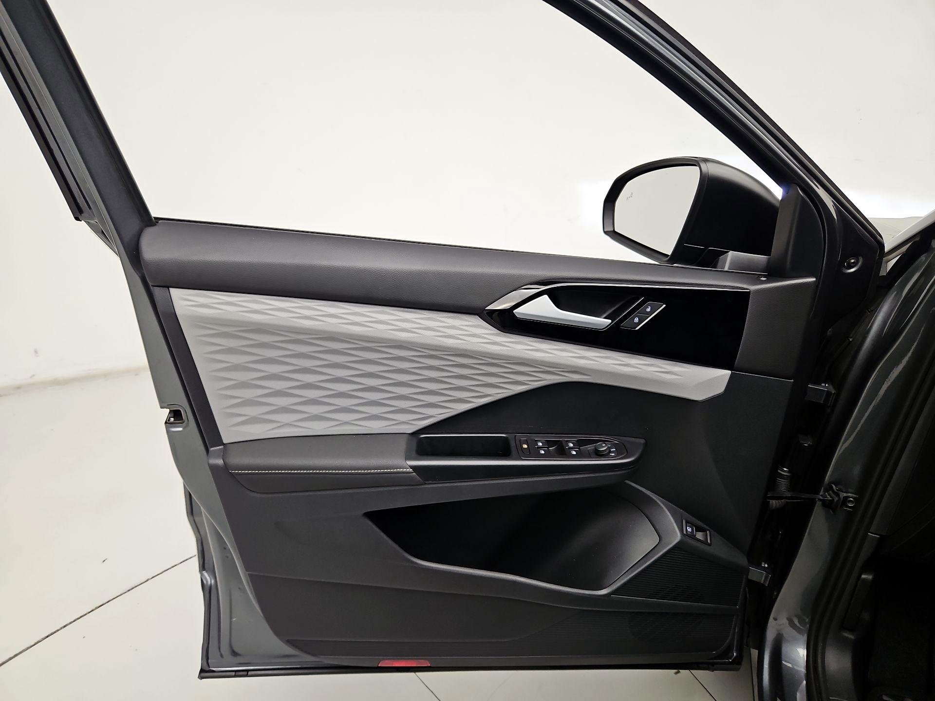 Thumbnail: 2024 Volkswagen Taos - 12