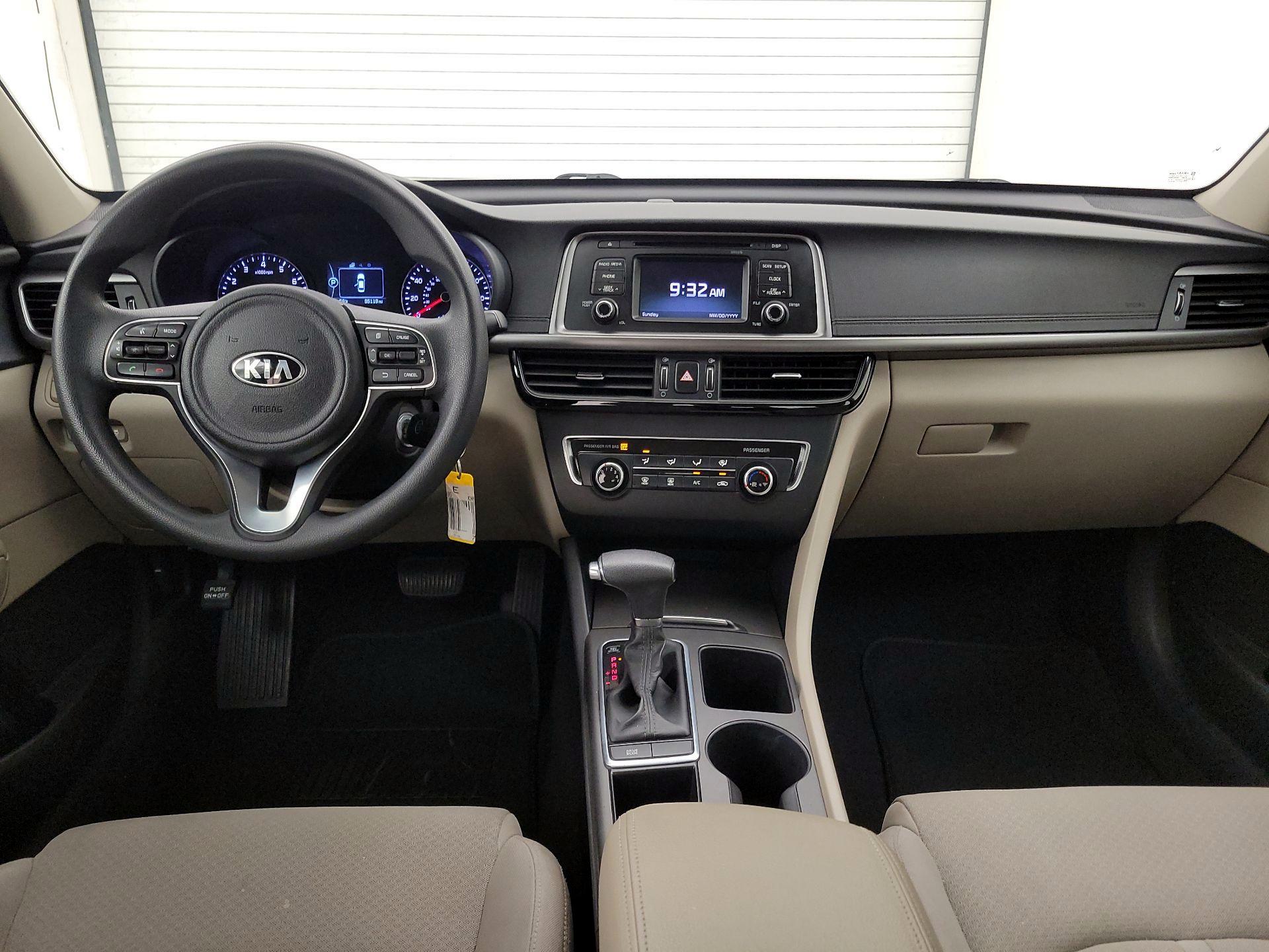 Thumbnail: 2016 Kia Optima - 9