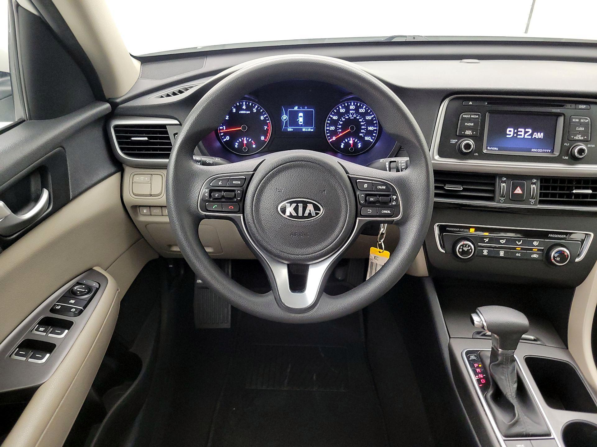 Thumbnail: 2016 Kia Optima - 10