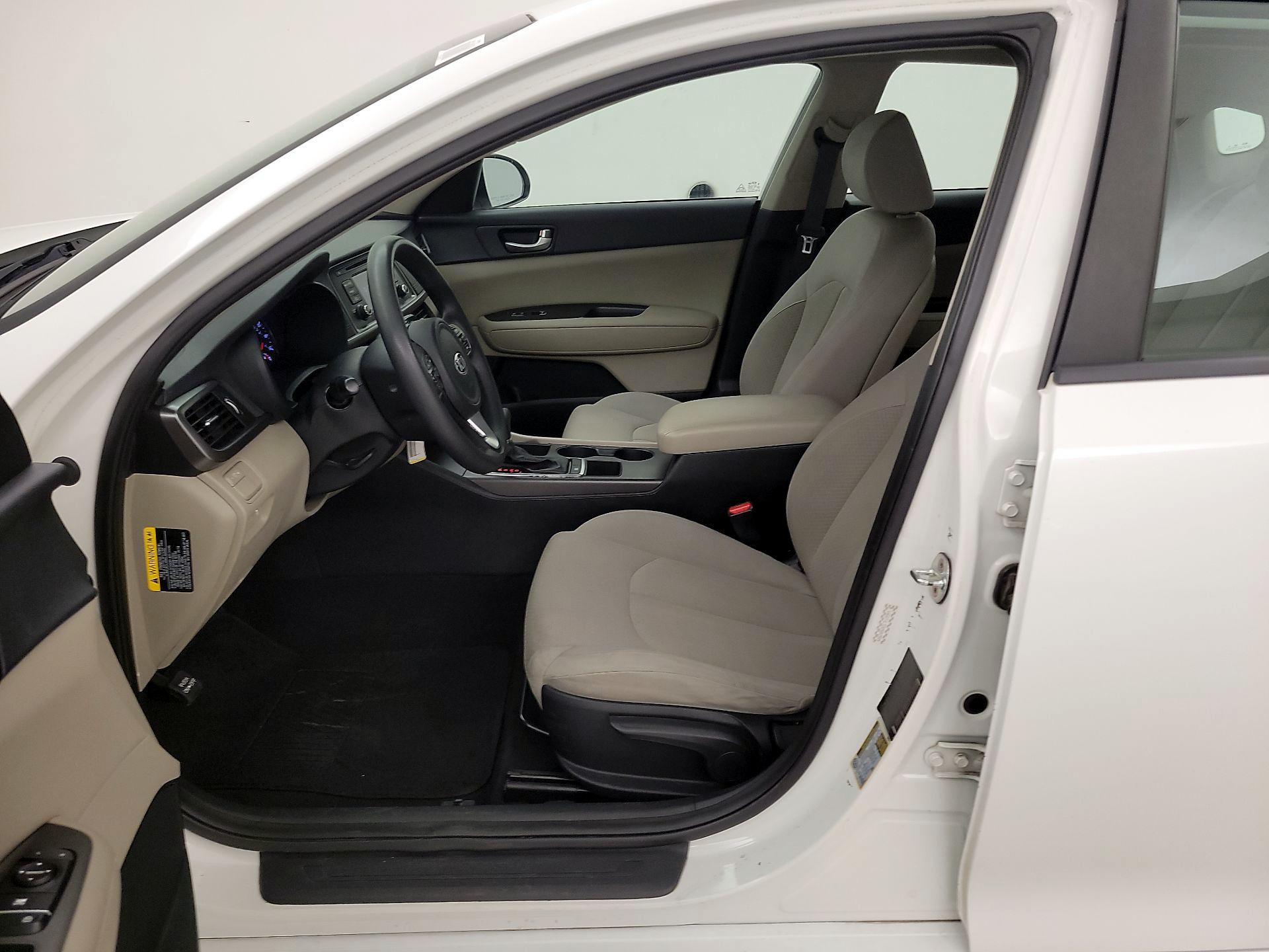 Thumbnail: 2016 Kia Optima - 11