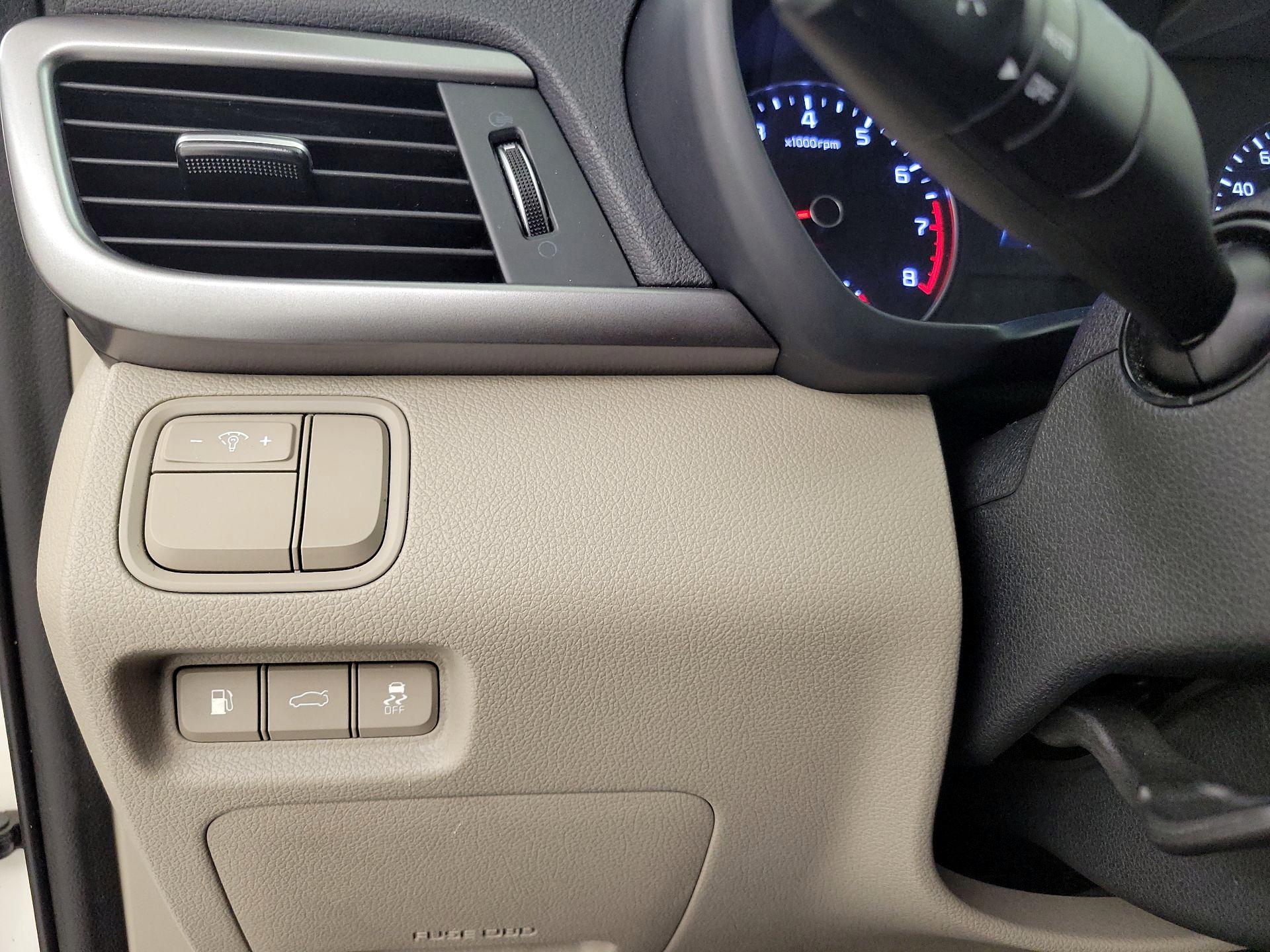 Thumbnail: 2016 Kia Optima - 13