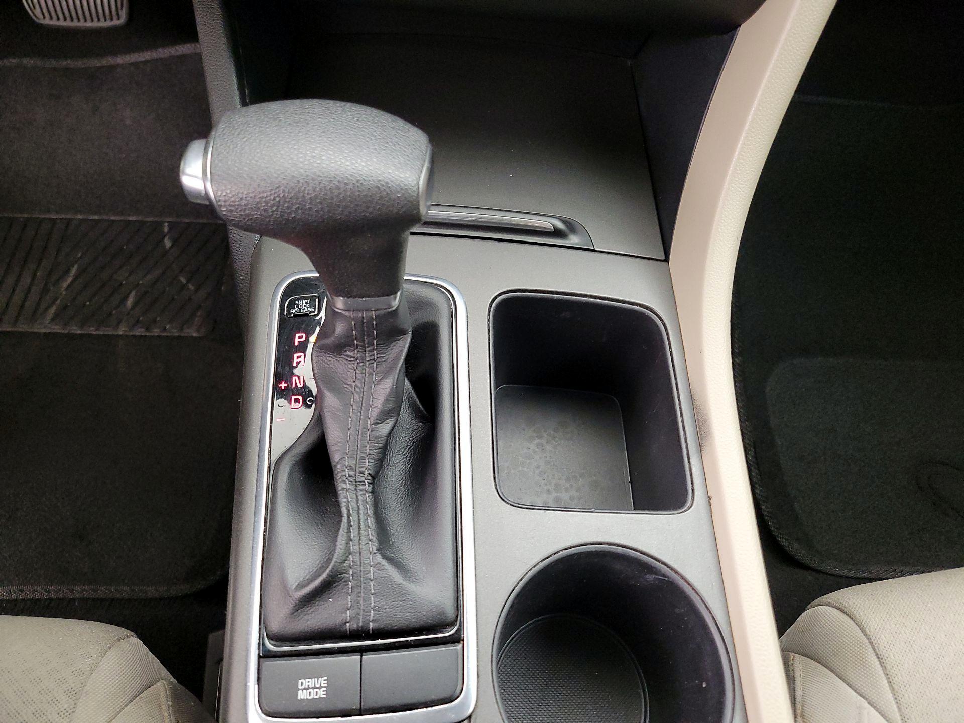 Thumbnail: 2016 Kia Optima - 17