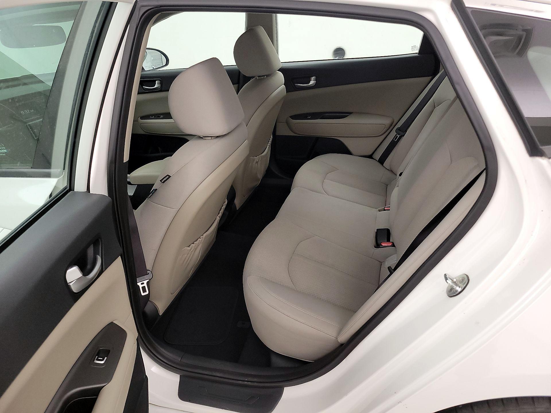 Thumbnail: 2016 Kia Optima - 19