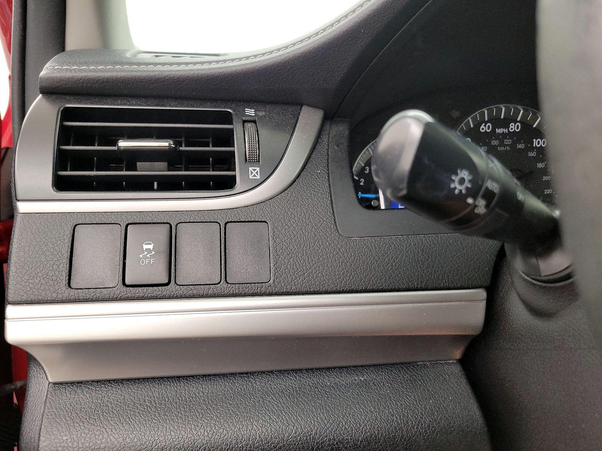 Thumbnail: 2014 Toyota Camry - 13