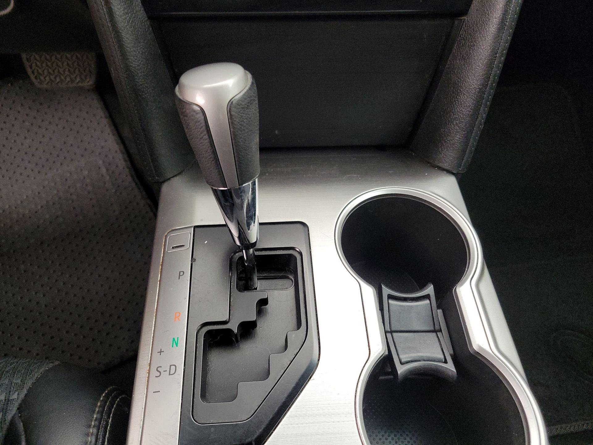 Thumbnail: 2014 Toyota Camry - 17