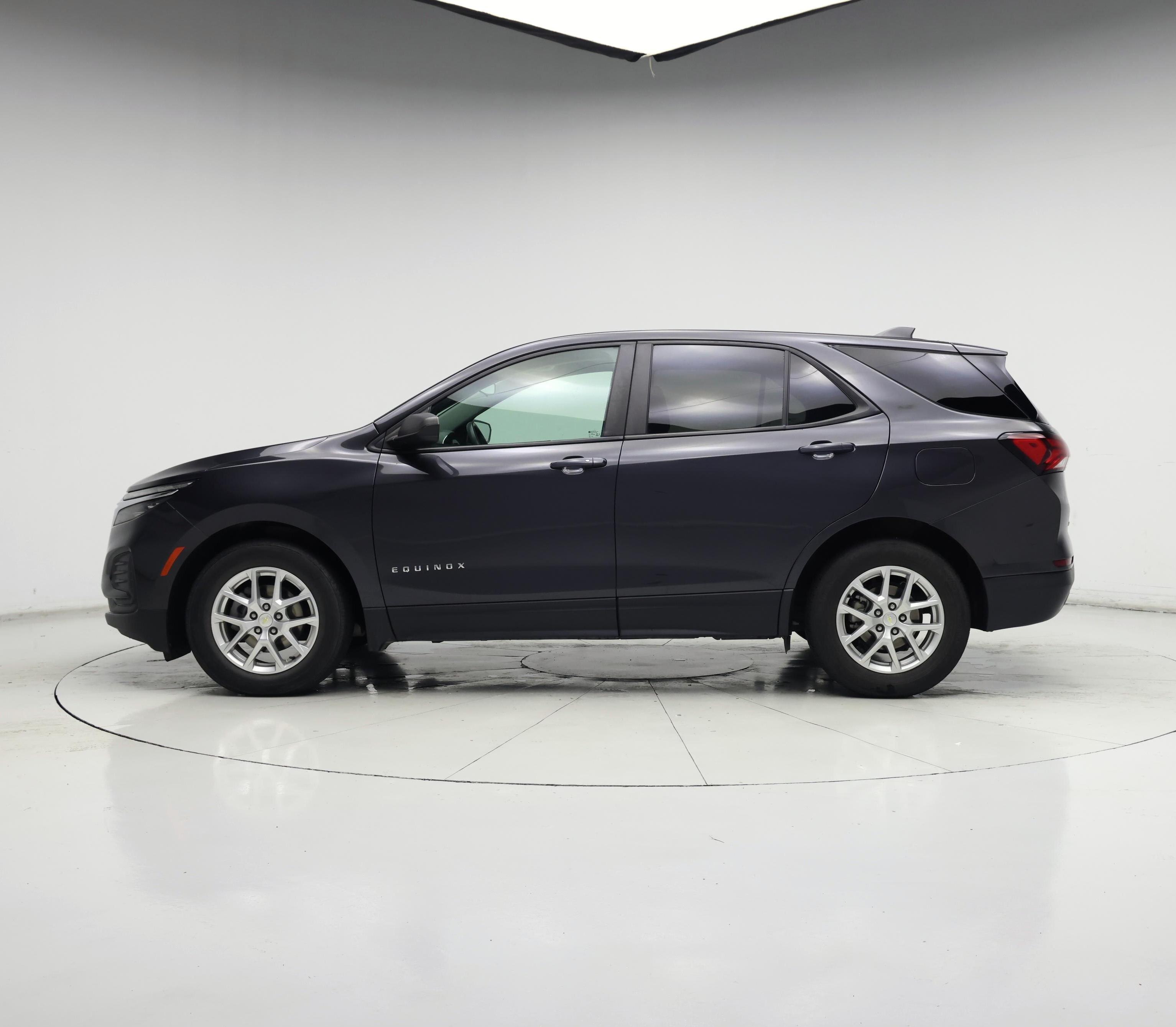 Thumbnail: 2022 Chevrolet Equinox - 3