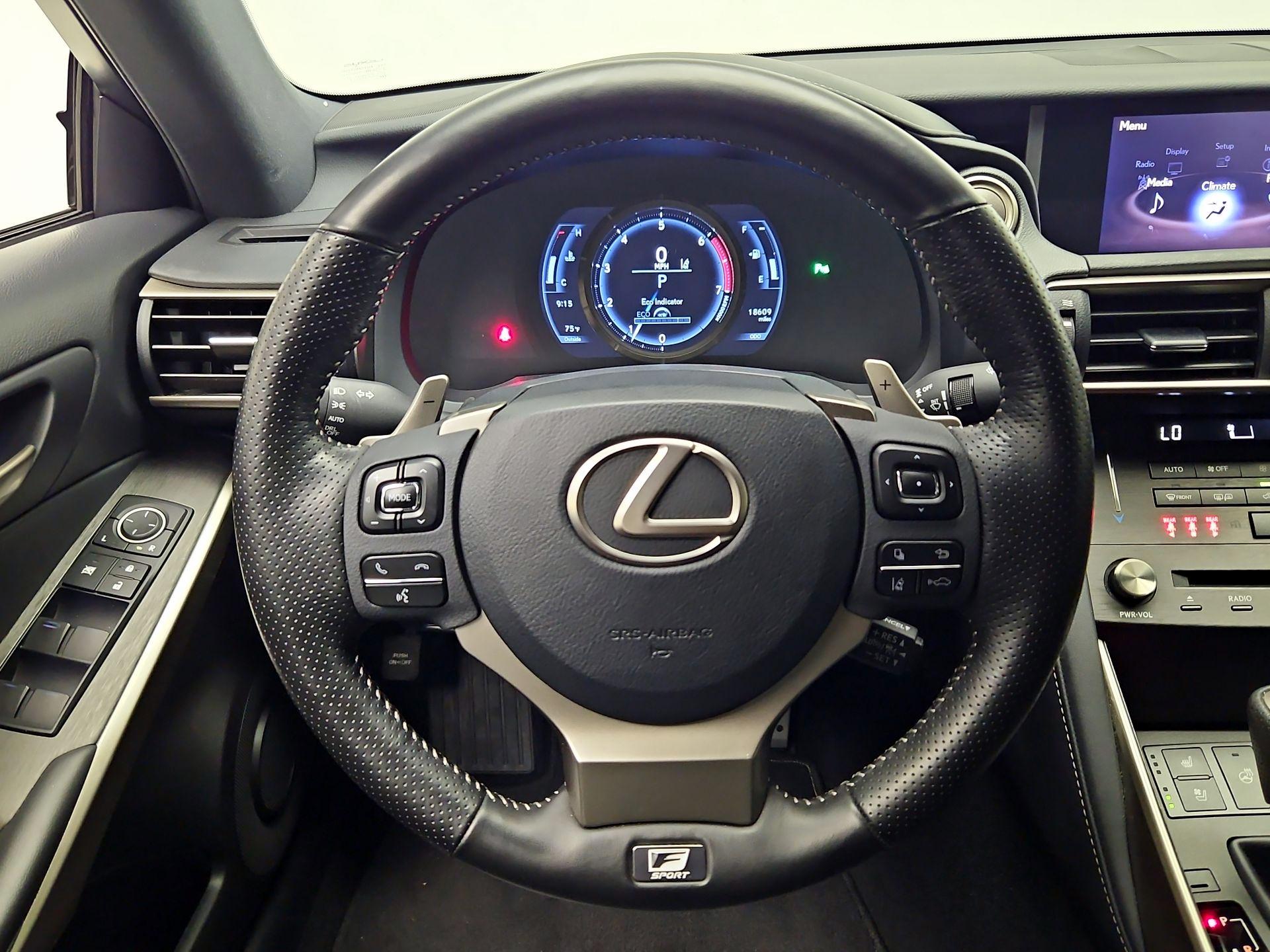 Thumbnail: 2020 Lexus IS - 10