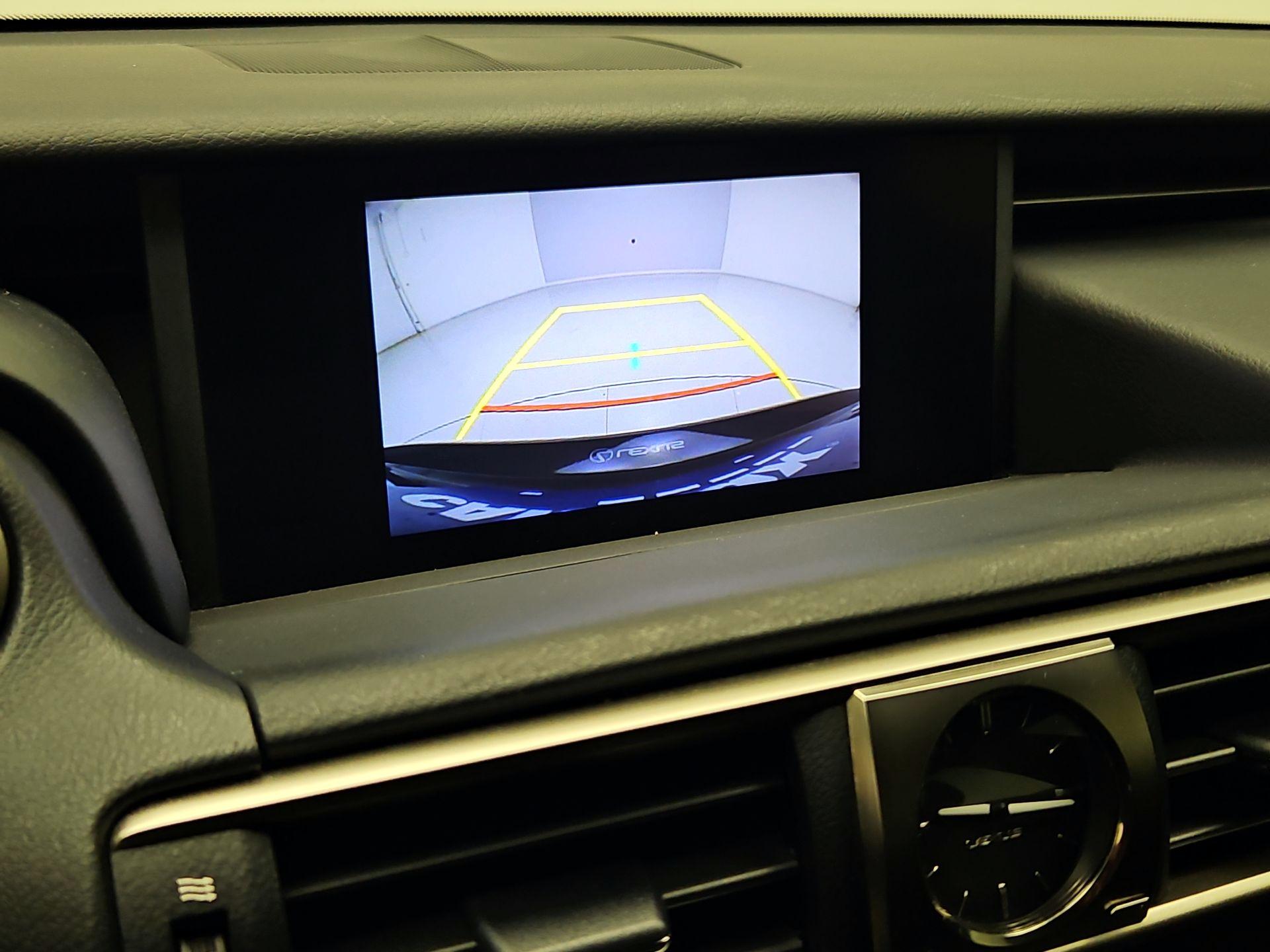 Thumbnail: 2020 Lexus IS - 14