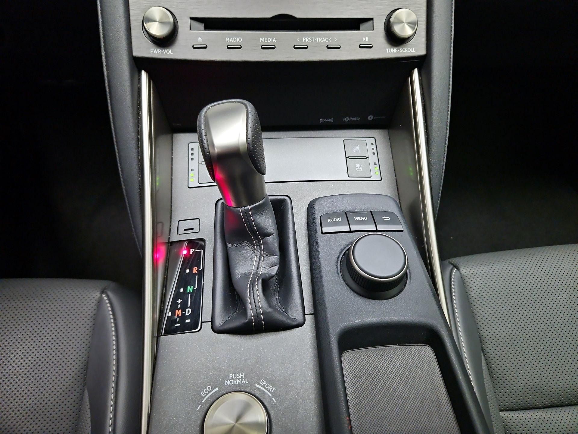 Thumbnail: 2020 Lexus IS - 17