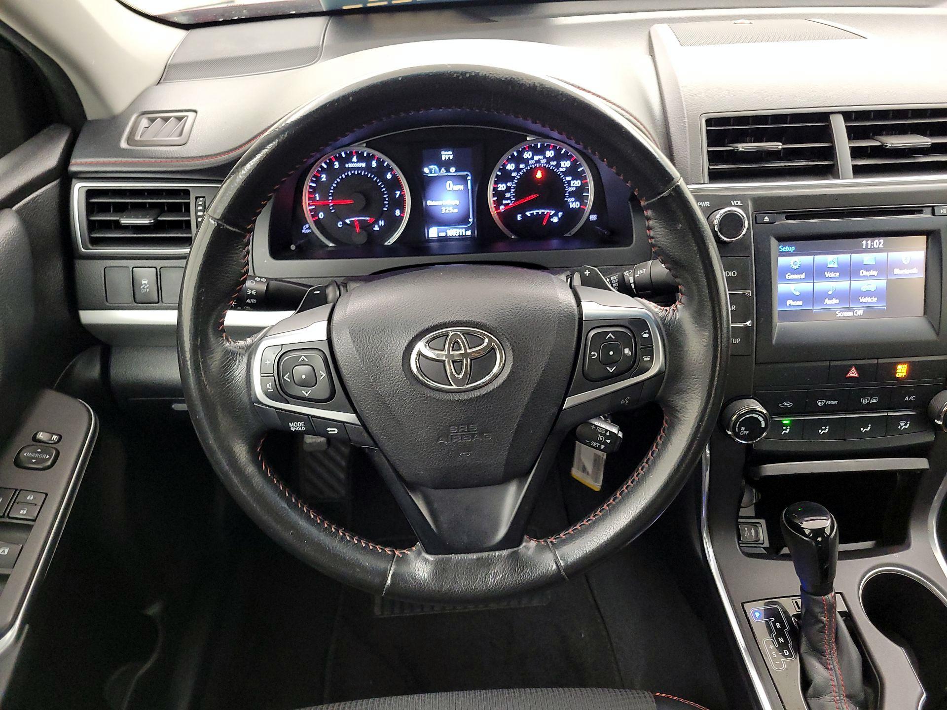 Thumbnail: 2016 Toyota Camry - 10