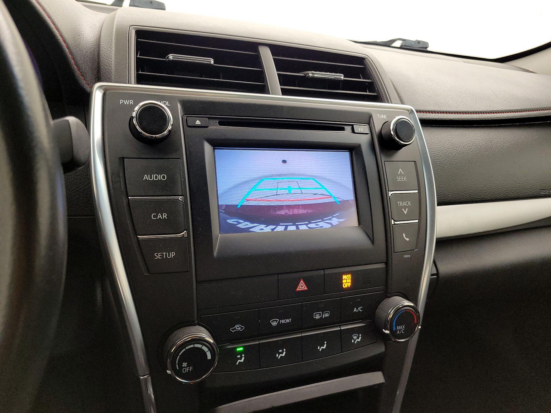 Thumbnail: 2016 Toyota Camry - 14