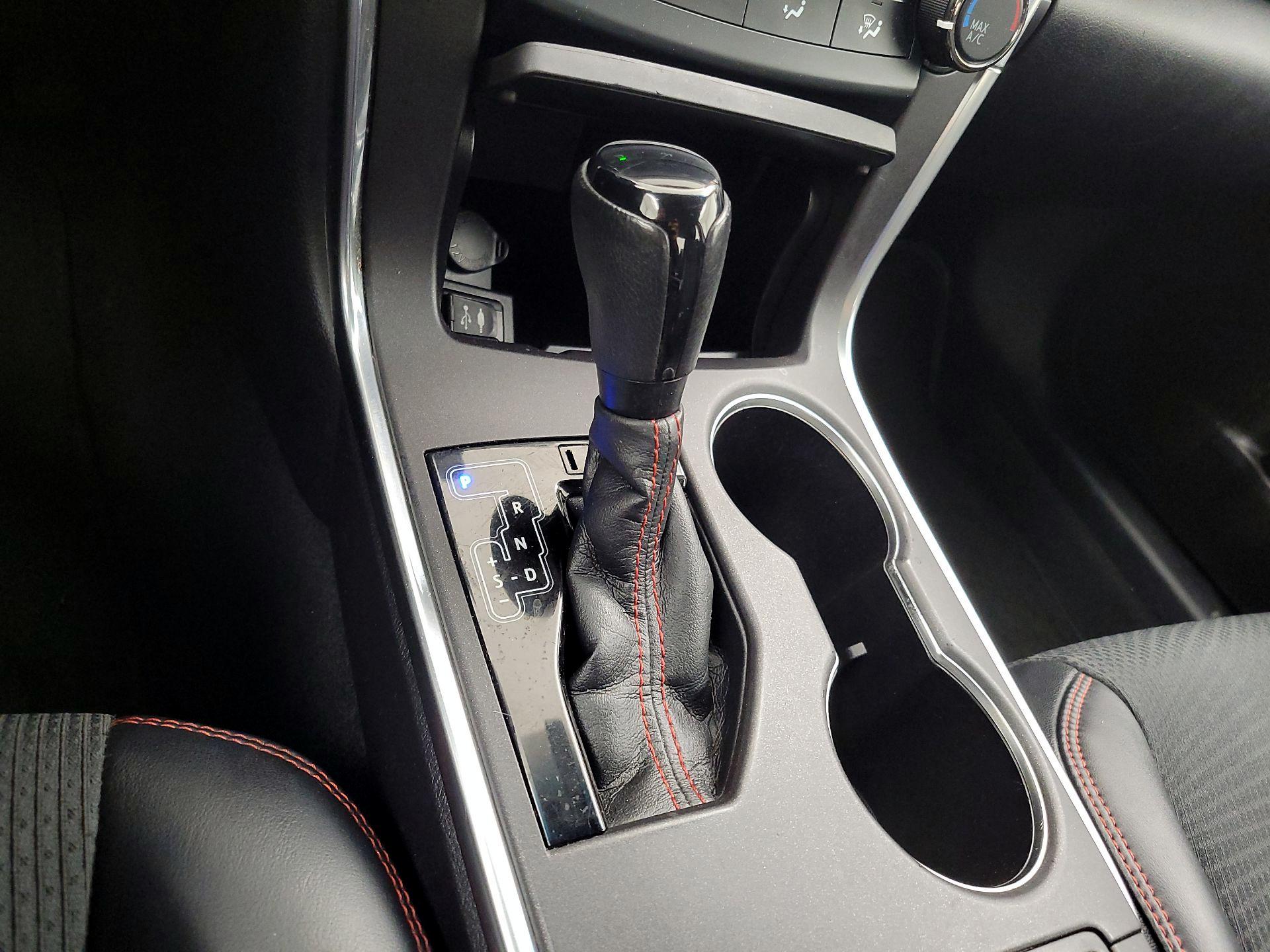 Thumbnail: 2016 Toyota Camry - 17