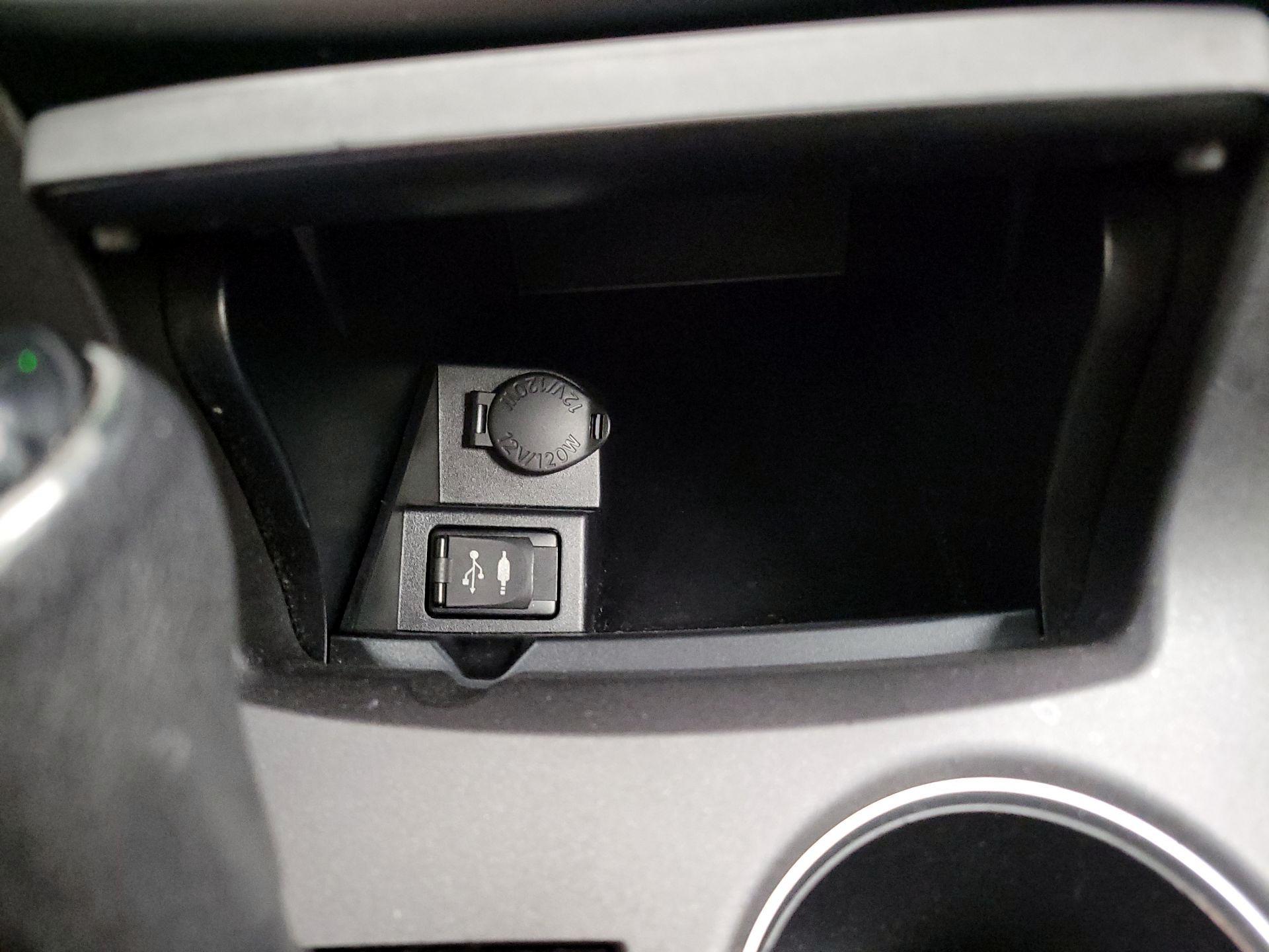 Thumbnail: 2016 Toyota Camry - 18