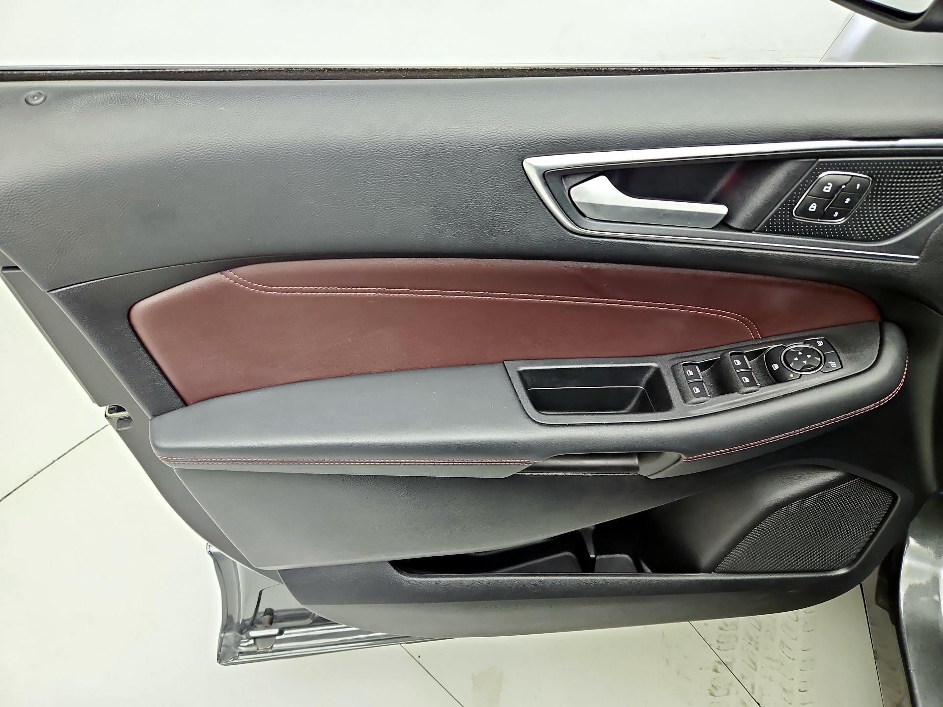 Thumbnail: 2020 Ford Edge - 12