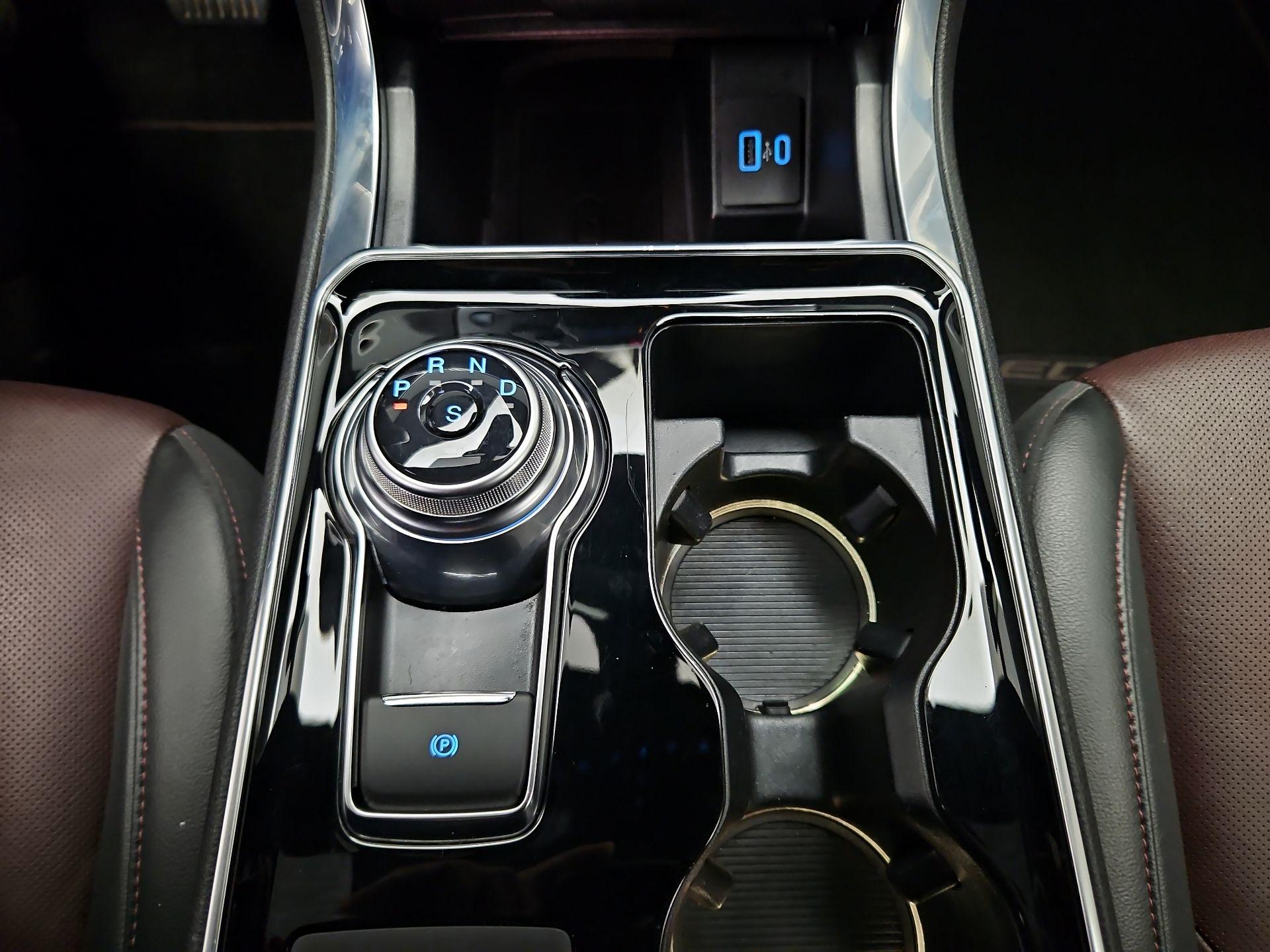 Thumbnail: 2020 Ford Edge - 18