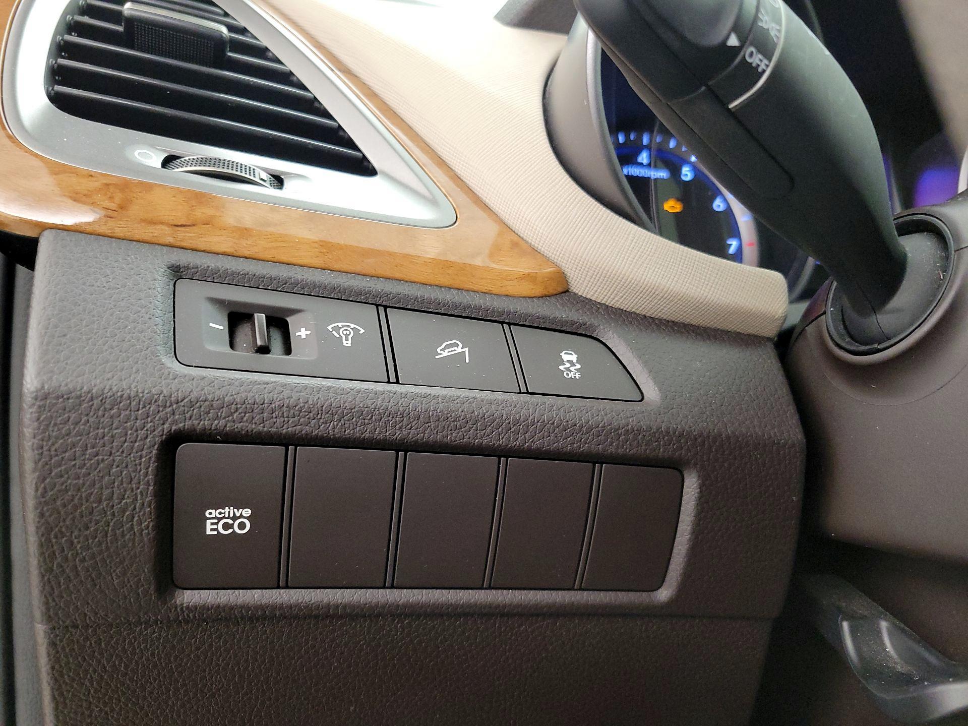 Thumbnail: 2014 Hyundai Santa Fe - 13