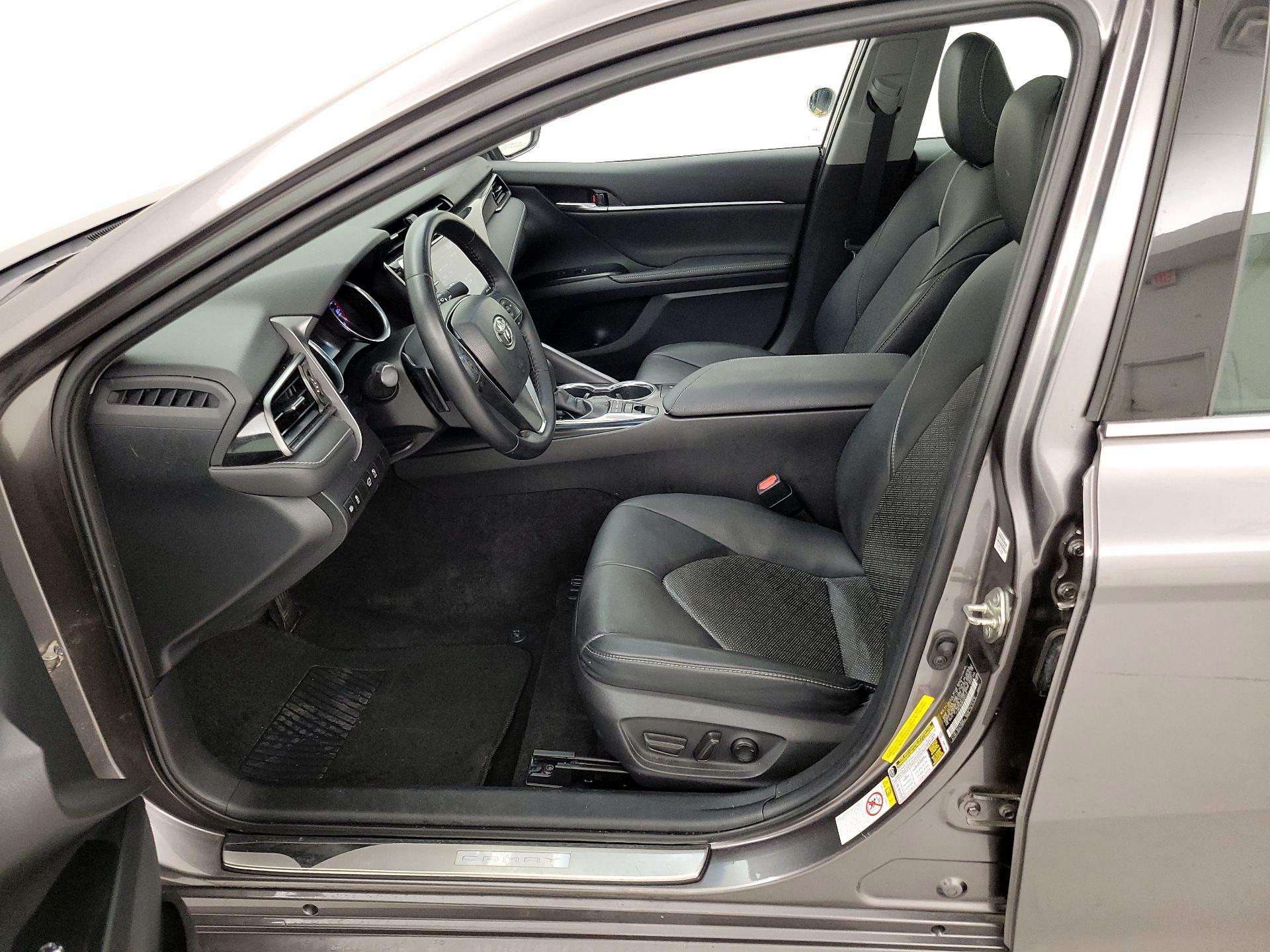 Thumbnail: 2019 Toyota Camry - 11