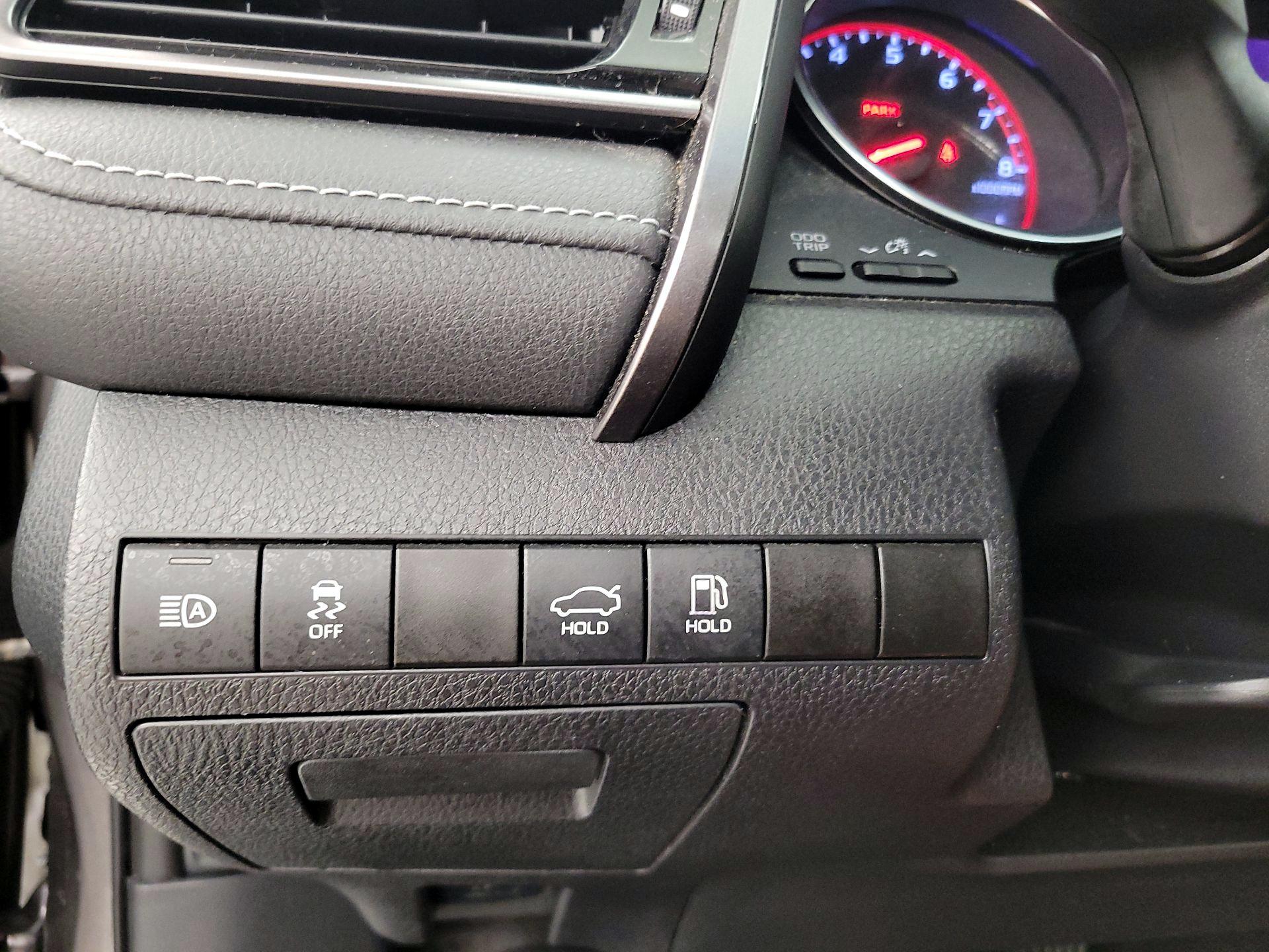 Thumbnail: 2019 Toyota Camry - 13