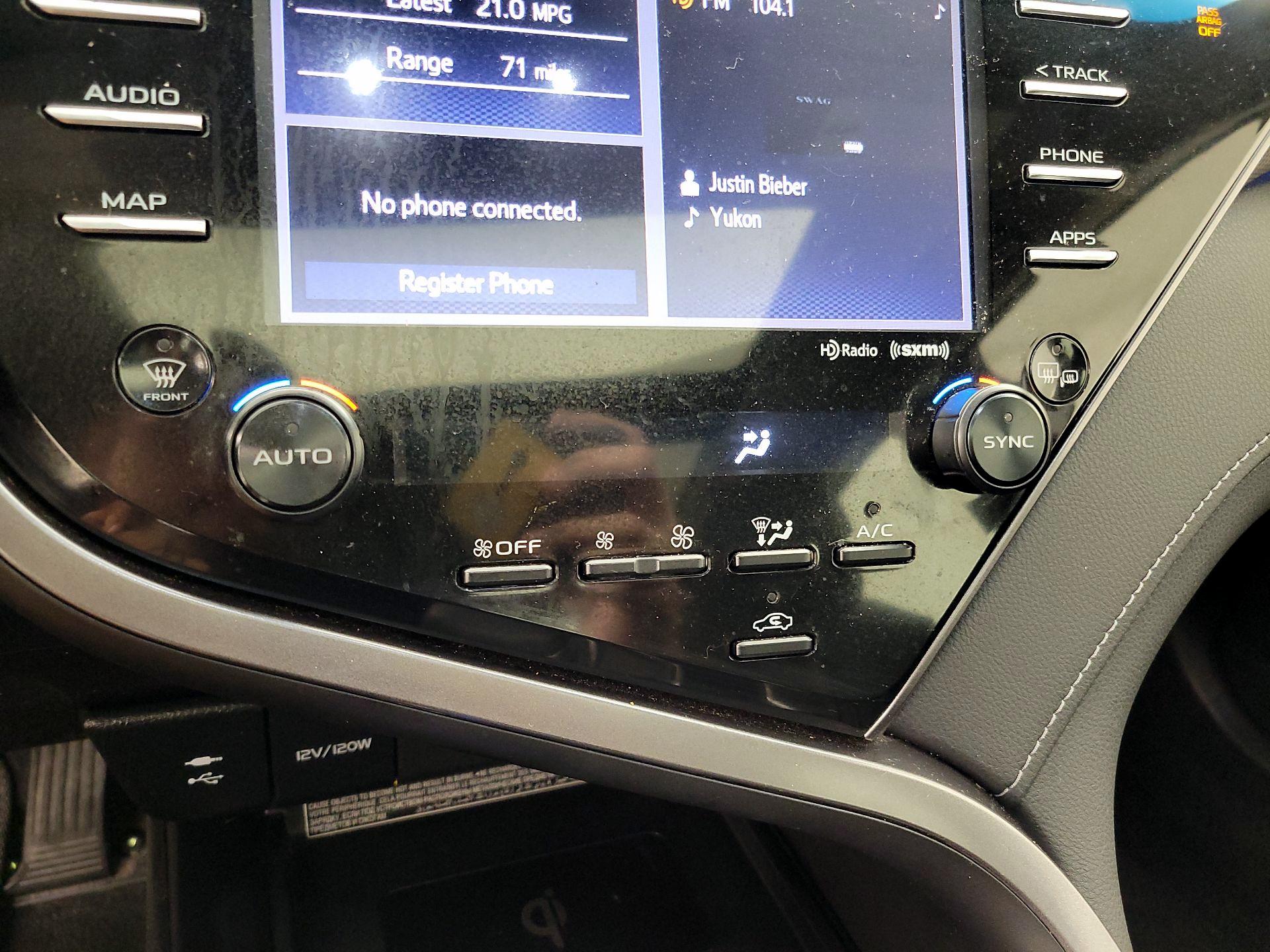 Thumbnail: 2019 Toyota Camry - 16