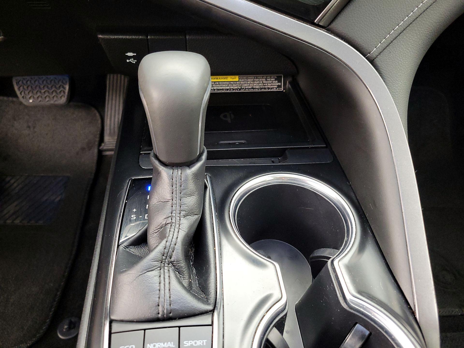 Thumbnail: 2019 Toyota Camry - 17