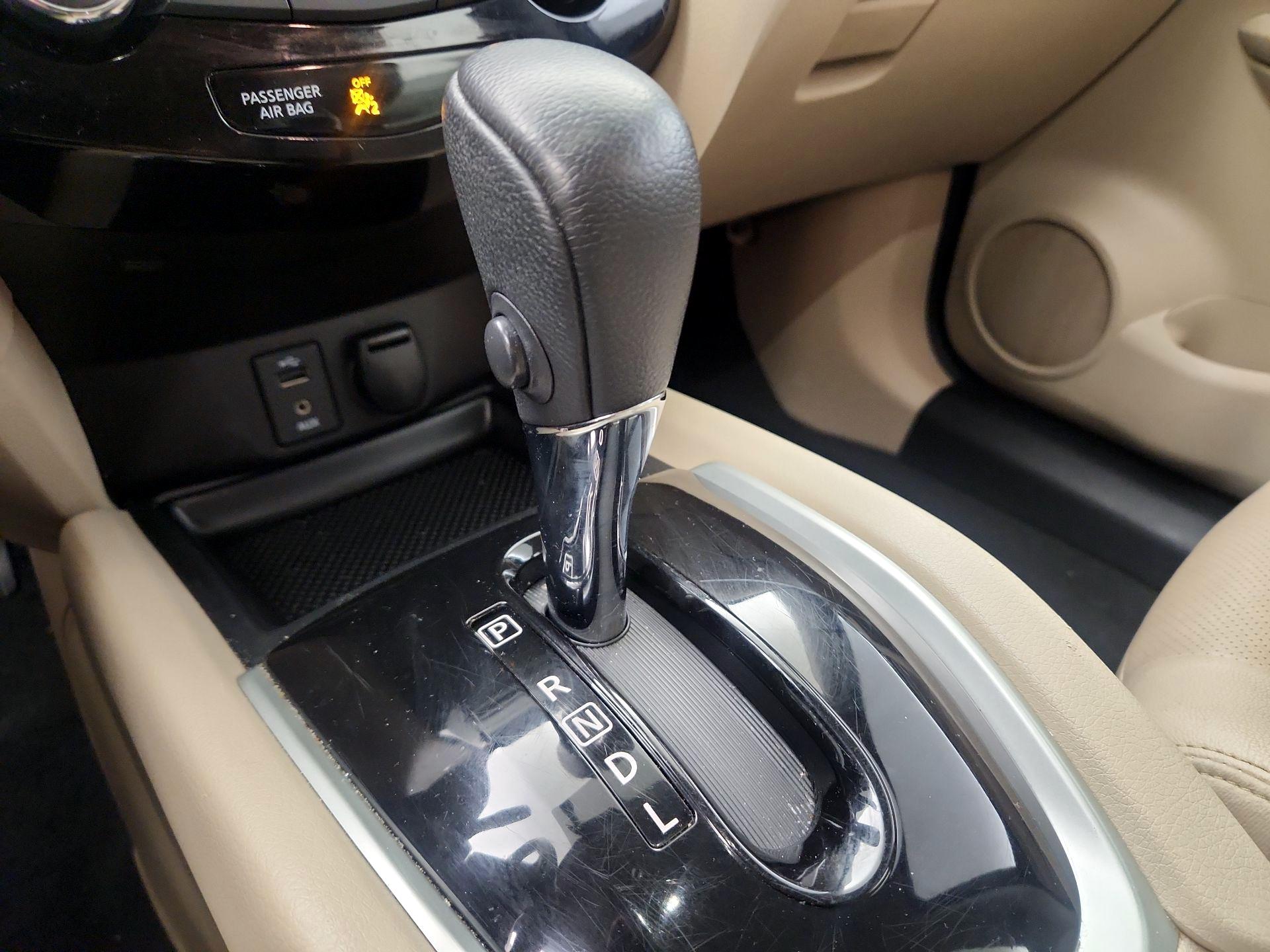 Thumbnail: 2016 Nissan Rogue - 15