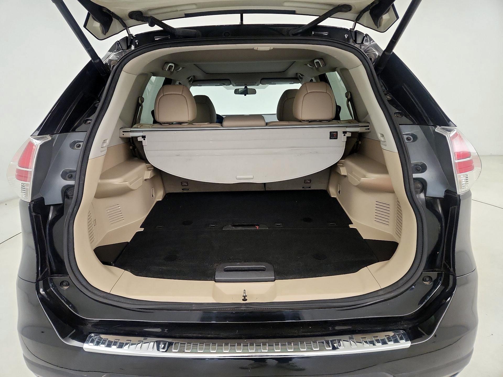 Thumbnail: 2016 Nissan Rogue - 16