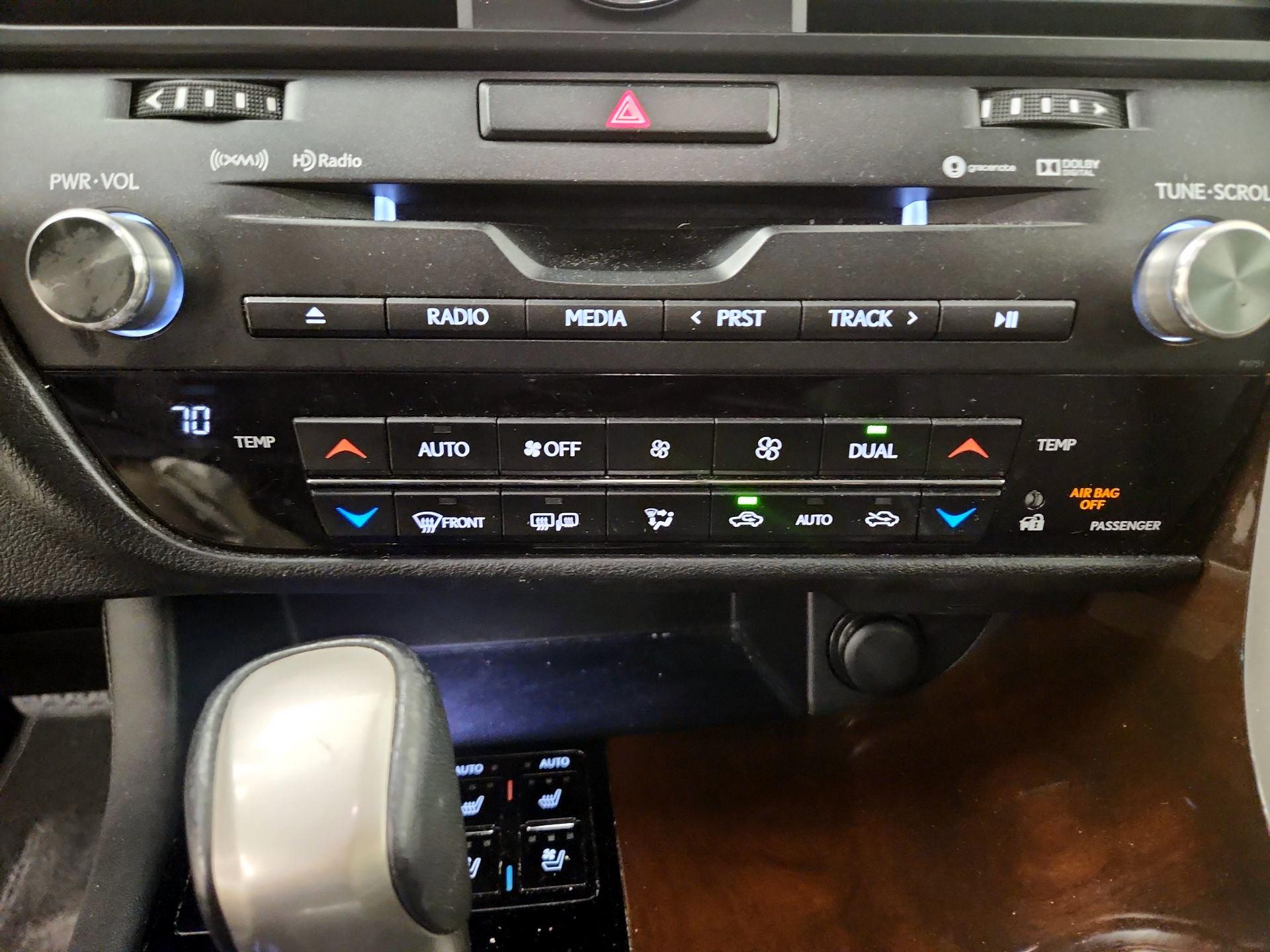 Thumbnail: 2019 Lexus RX - 17