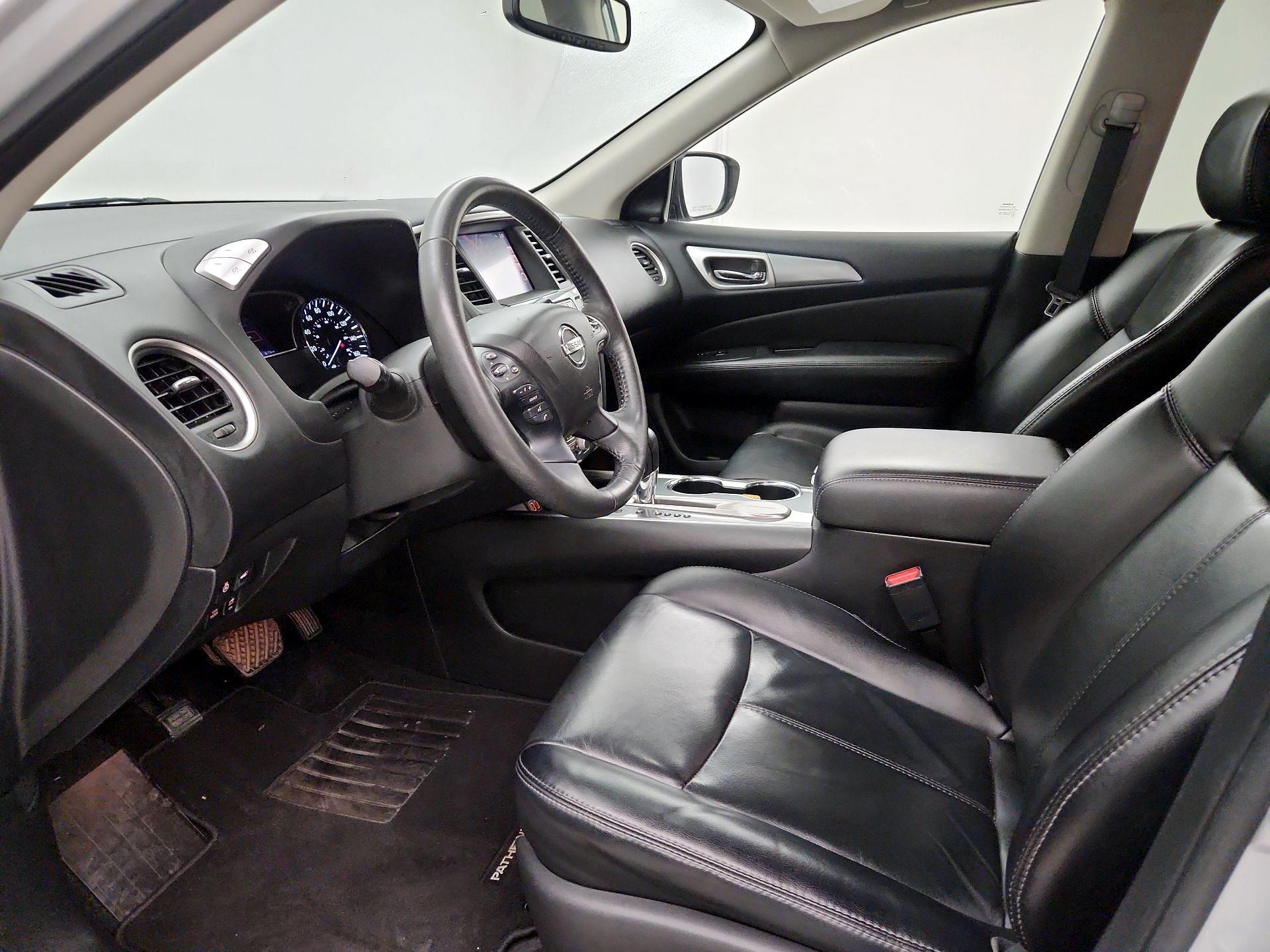 Thumbnail: 2018 Nissan Pathfinder - 11