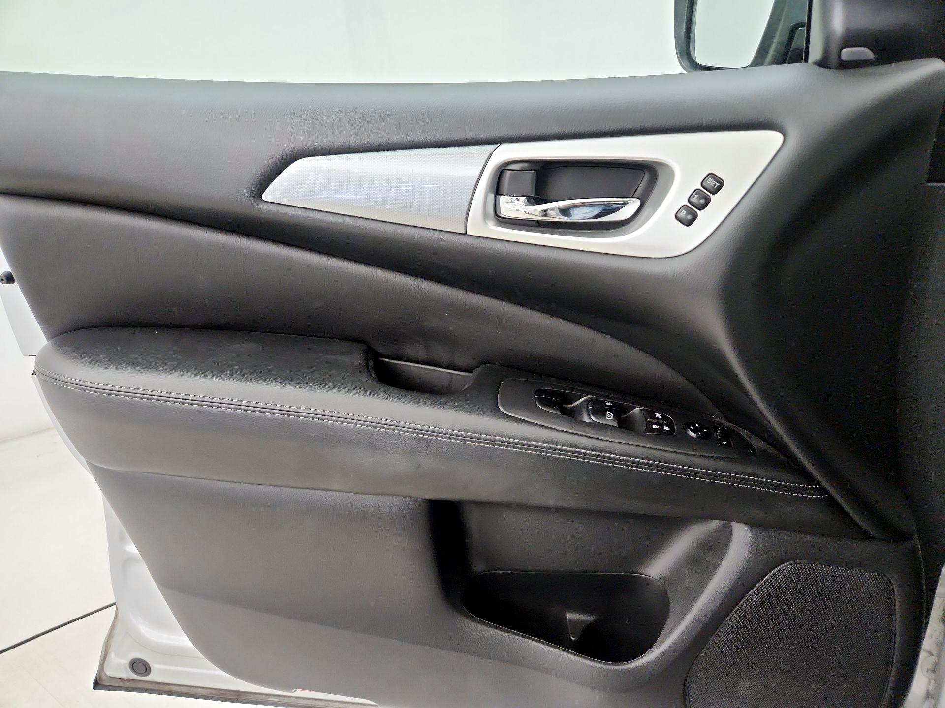 Thumbnail: 2018 Nissan Pathfinder - 12