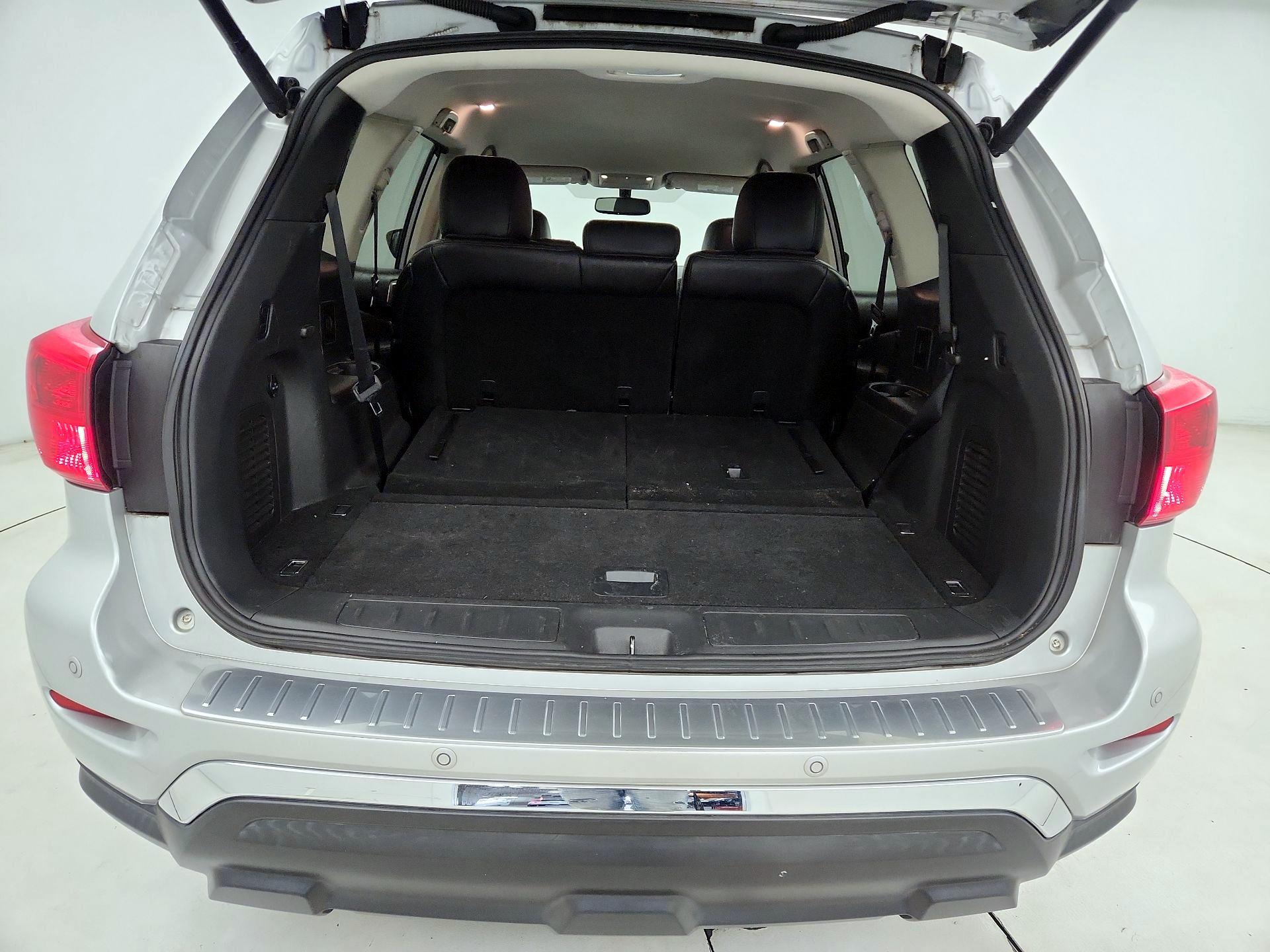 Thumbnail: 2018 Nissan Pathfinder - 16