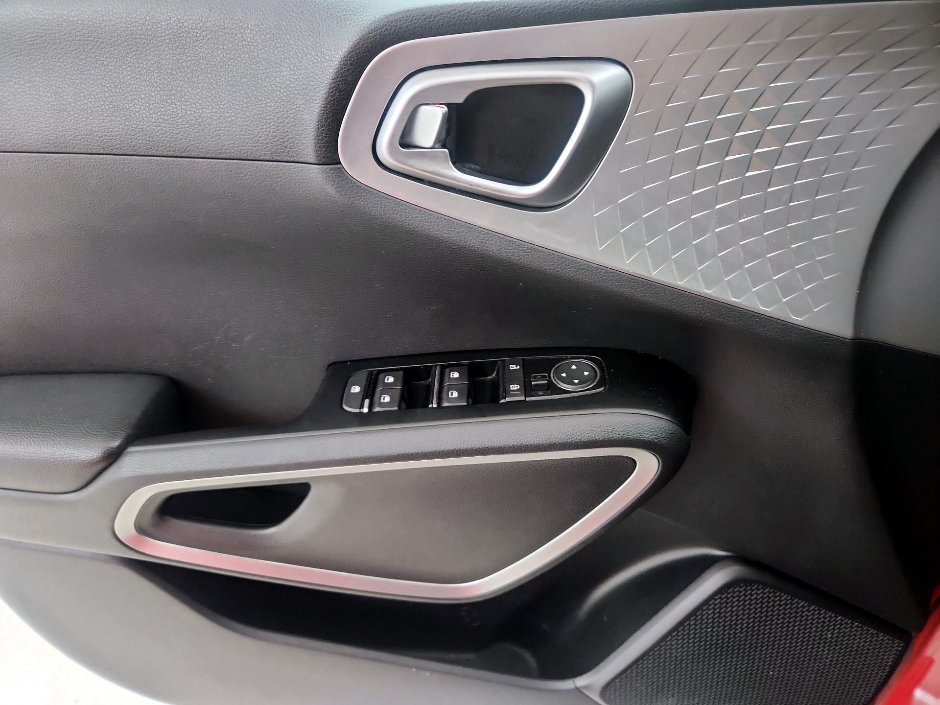 Thumbnail: 2020 Kia Soul - 12